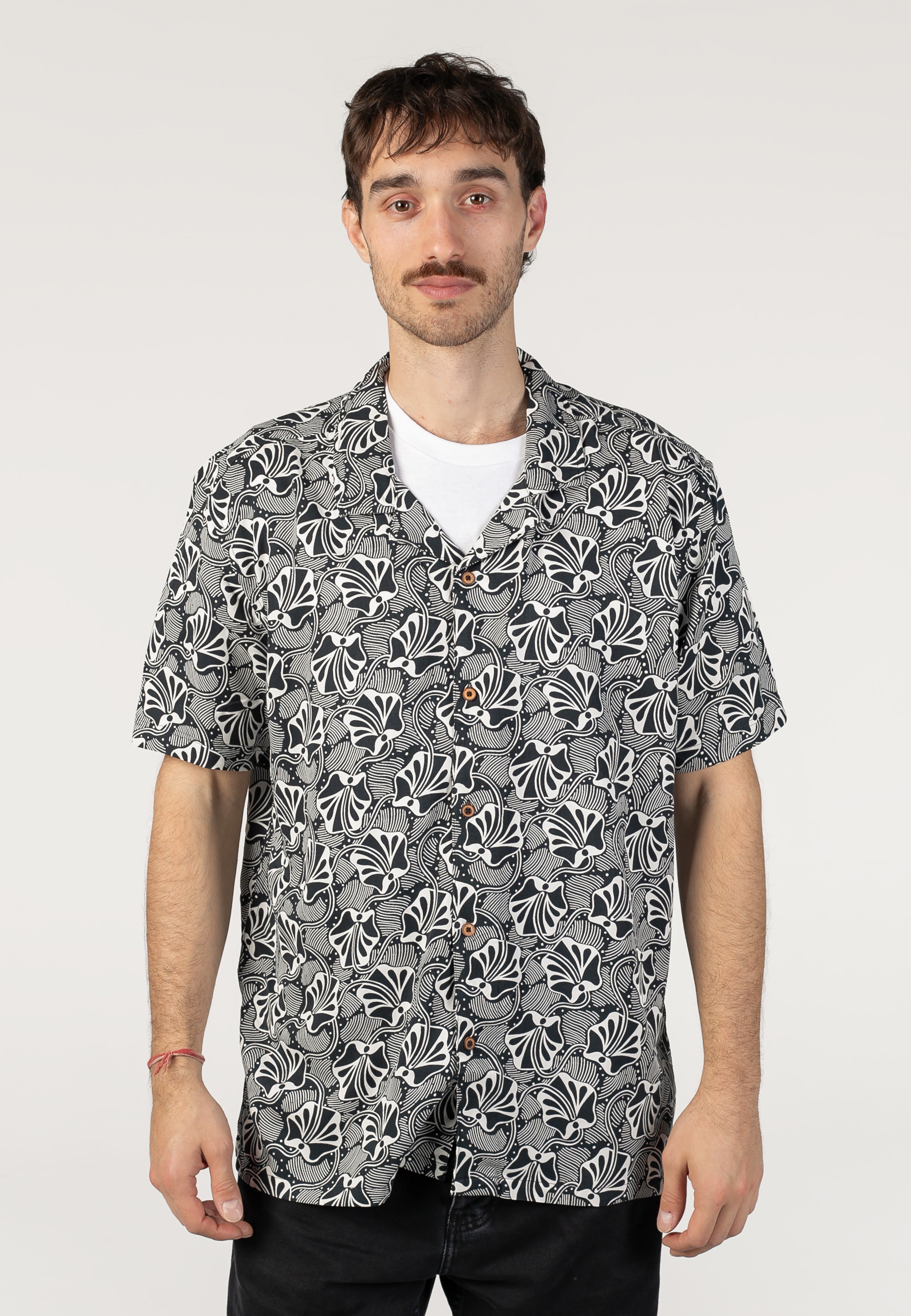 Short Sleeve Linear Floral Print Shirt Black
