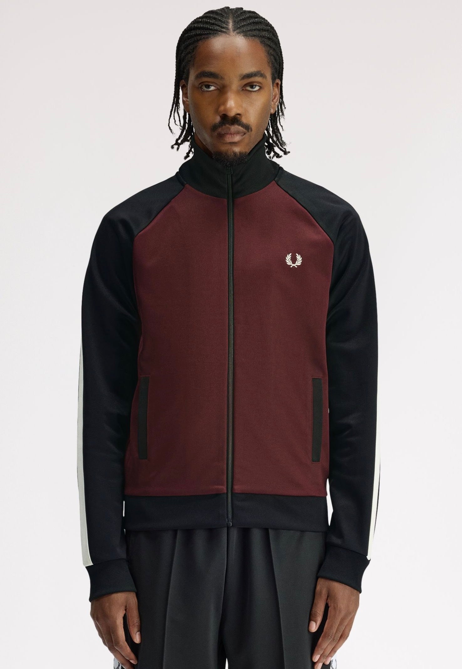 Fred Perry Contrast Sleeve Oxblood - Chaqueta deportiva | Impericon