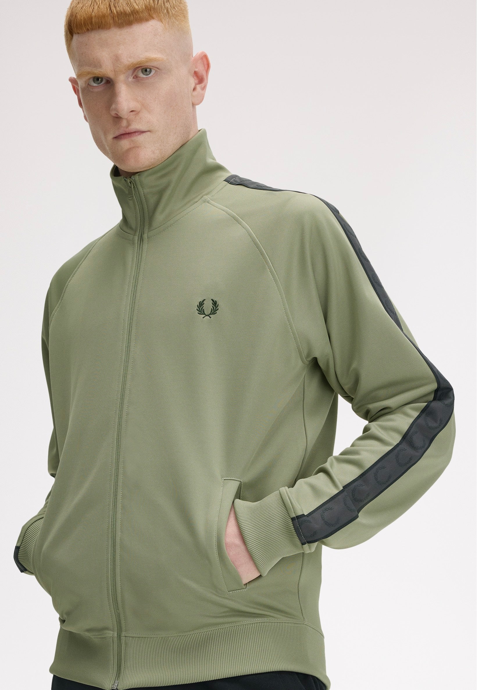 Fred Perry オリーブ ジップアップジャケット Fred Perry - Contrast Tape Olive/Anchor Grey - Track Jacket