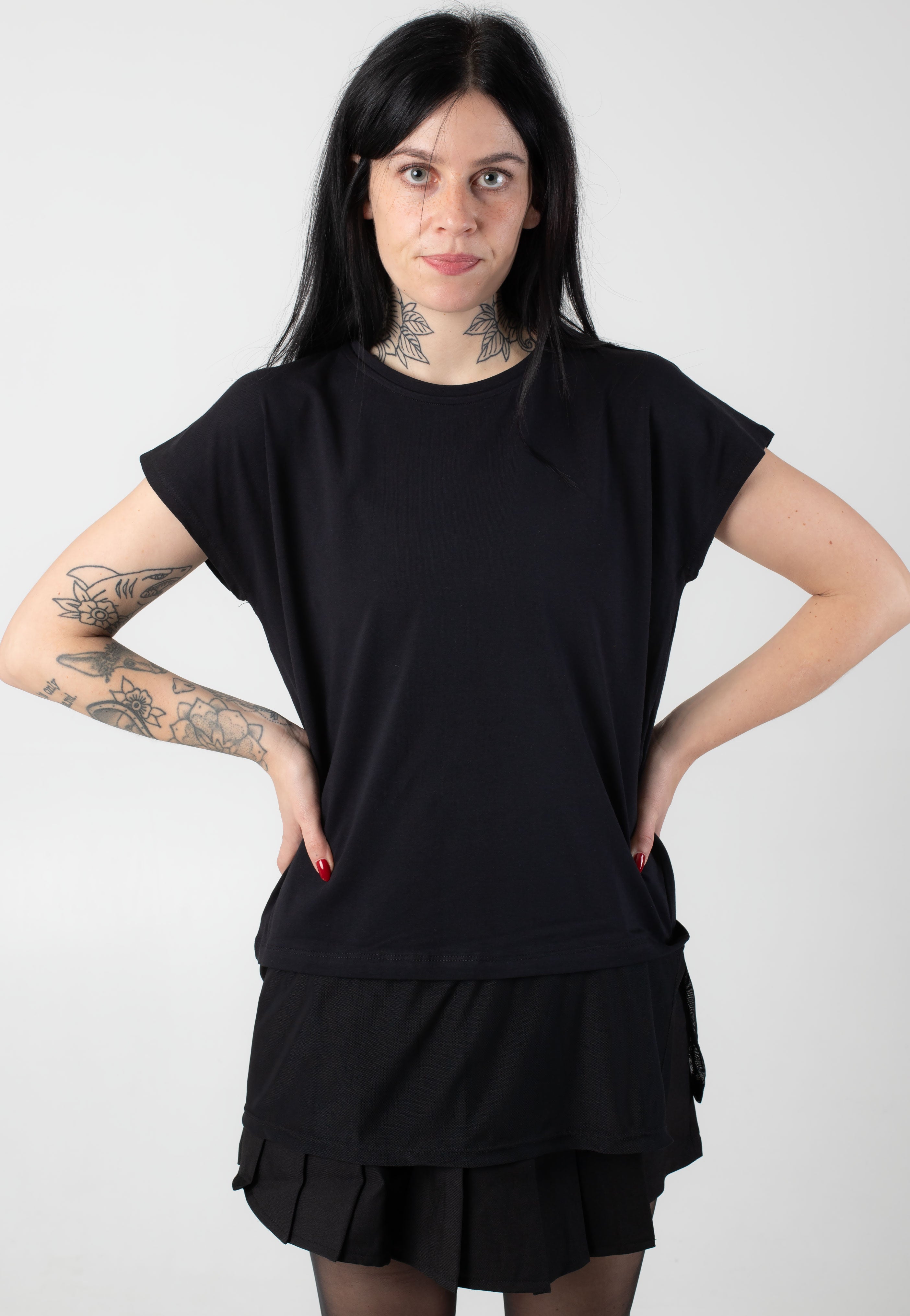 noisy may t shirt dress Noisy May Curve midi T-shirt dress in black