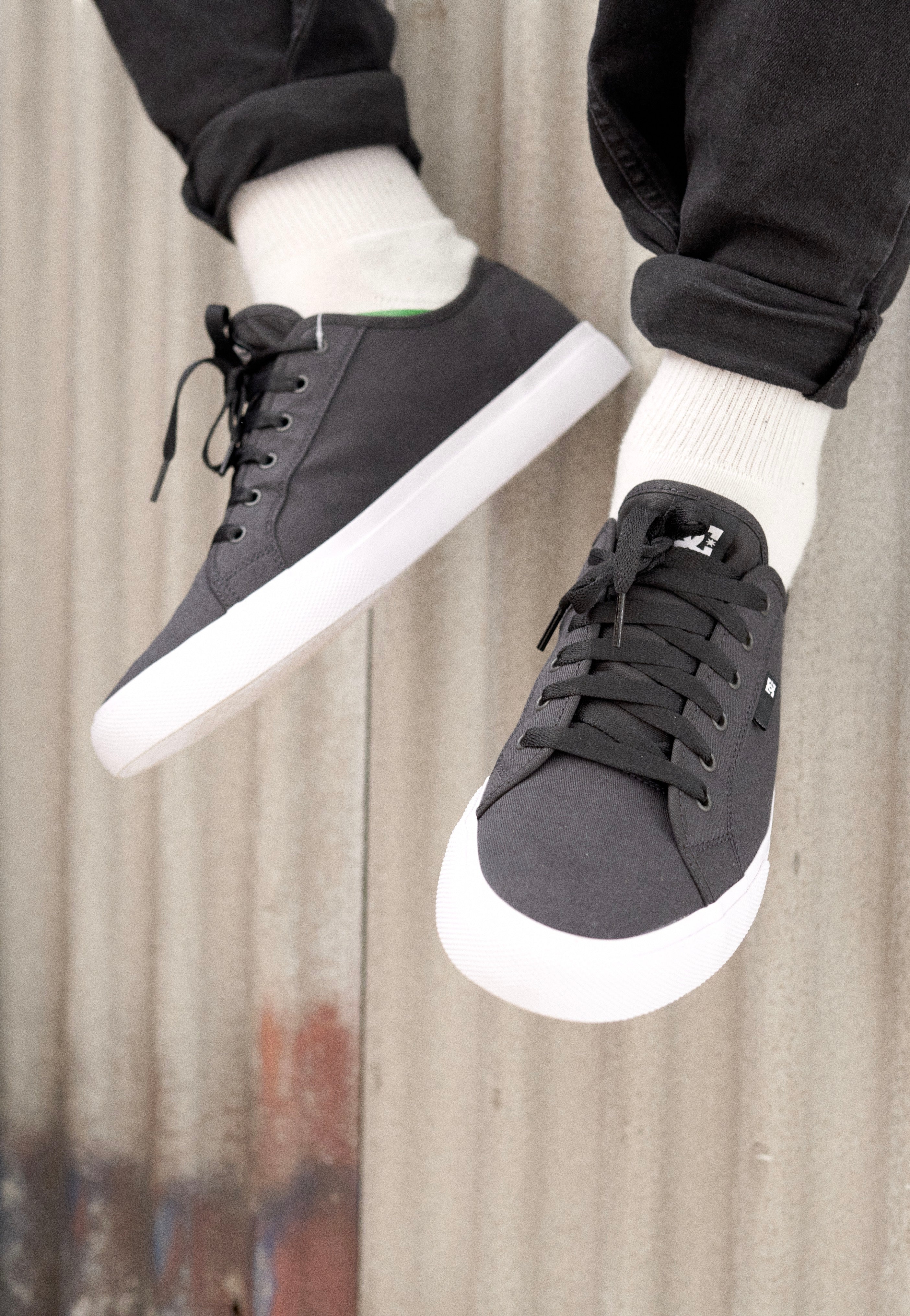 DC Shoes Herren Sneaker Manual Hi Txse – Mit Canvas-Obermaterial, Bequemem Fußbett Und Pill-Pattern-Sohle