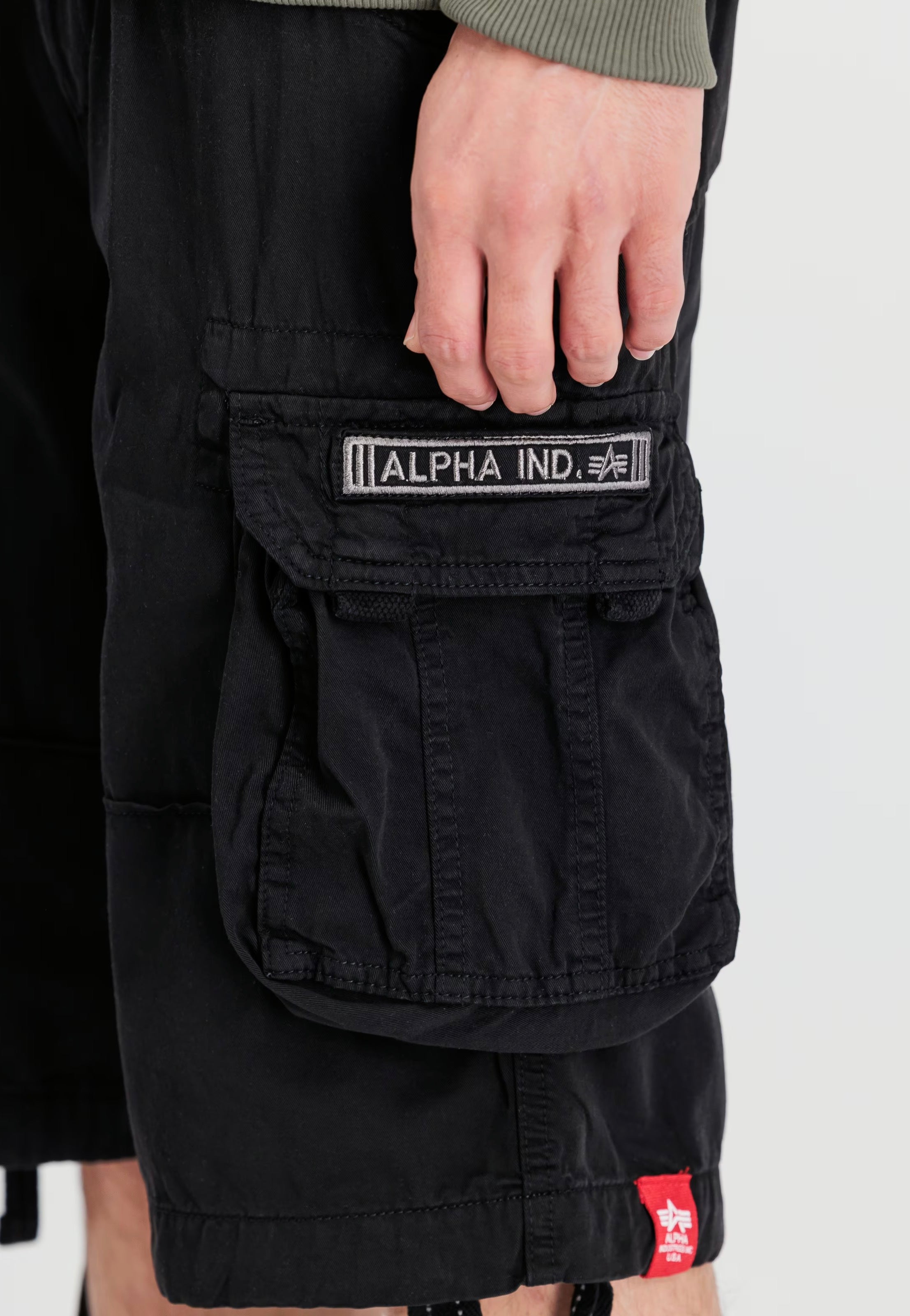 Alpha Industries - Jet Black - Shorts | Men-Image