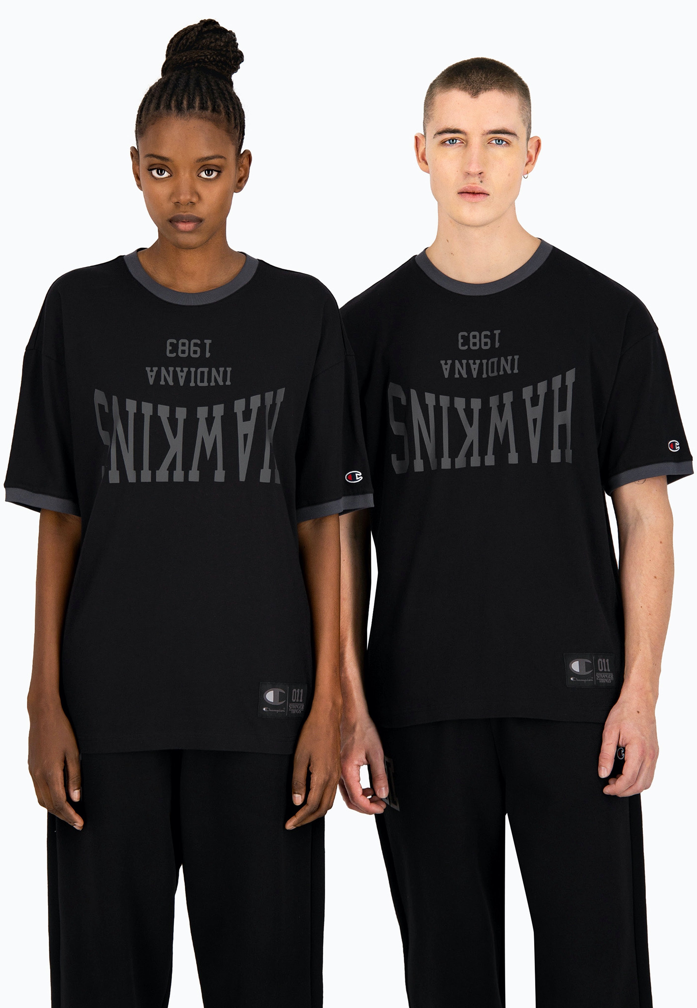 Champion x Stranger Things - Crewneck NBK/DAG - T-Shirt | Men-Image