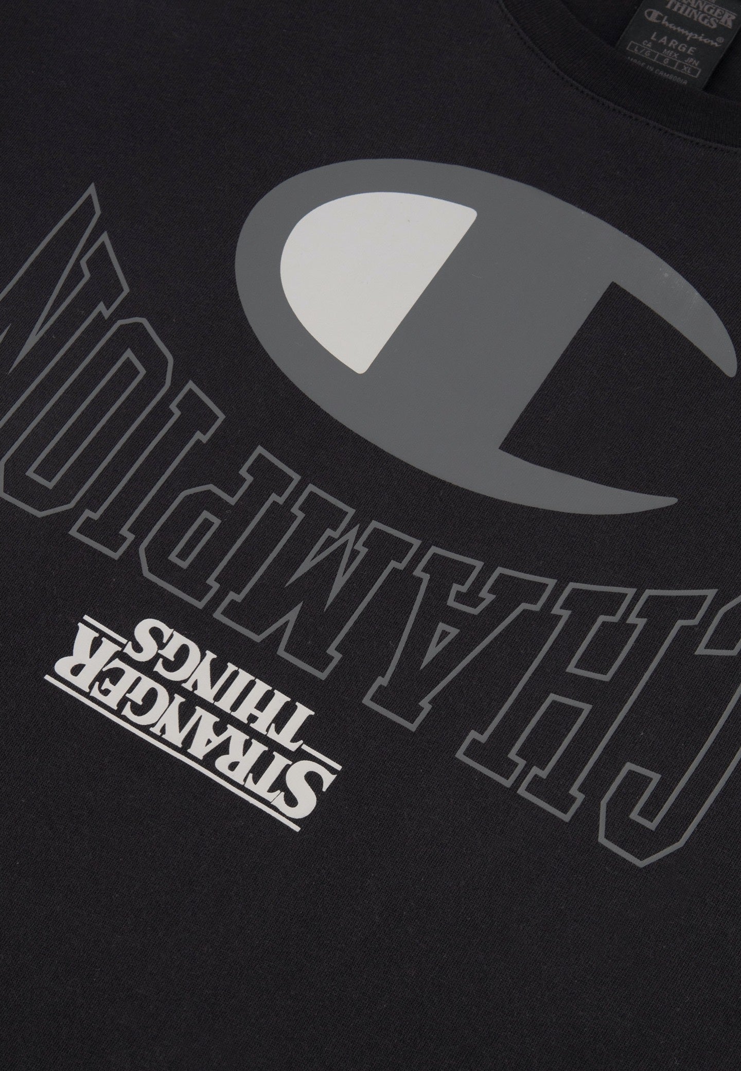 Champion x Stranger Things - Crewneck NBK - T-Shirt | Men-Image