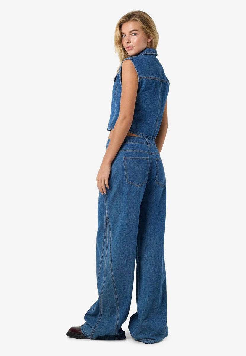 Noisy May - Robie Regular Crop Medium Blue Denim - Vest | Women-Image