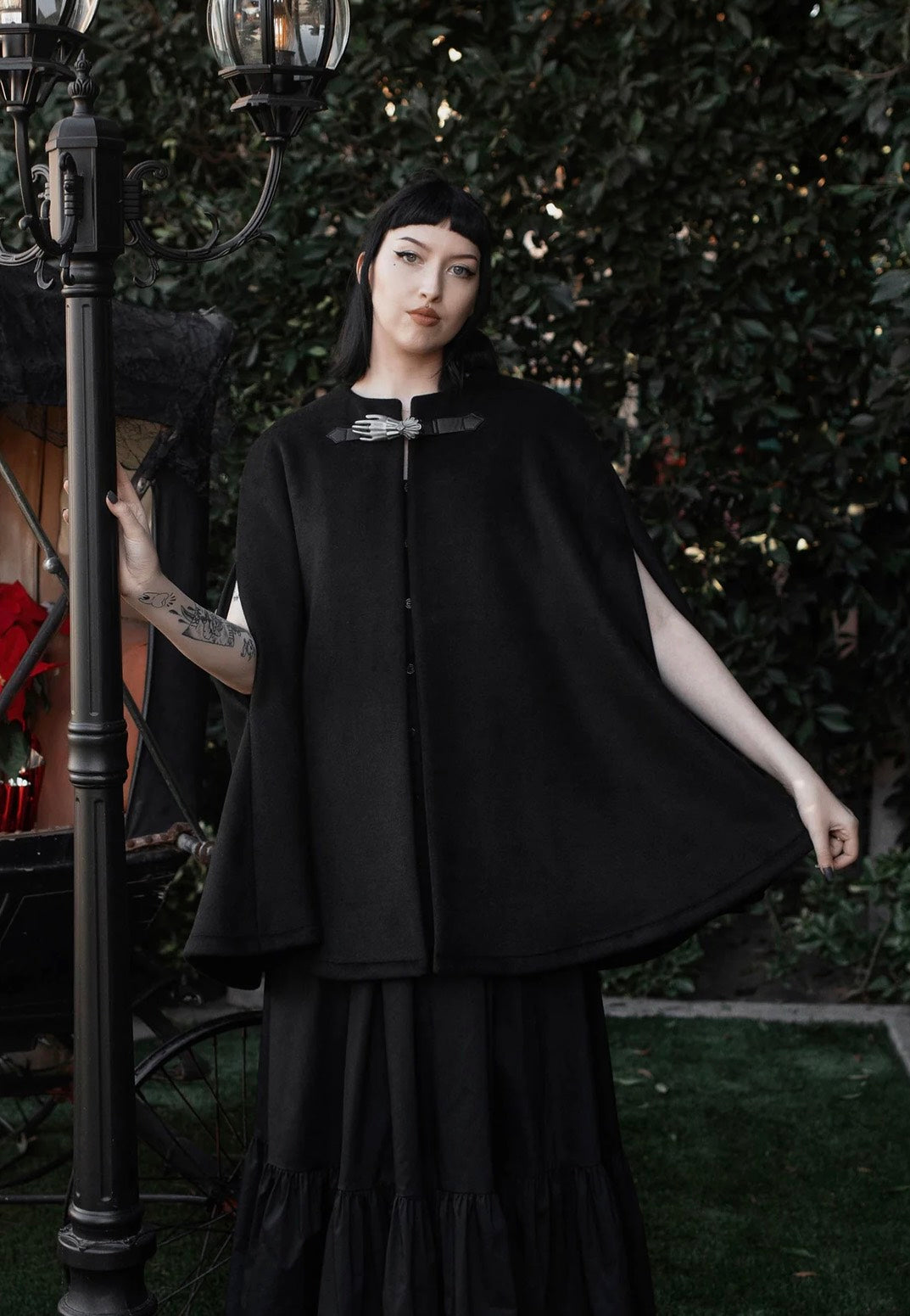 Lively Ghosts Seance Cape Black Jacket | Women-Image