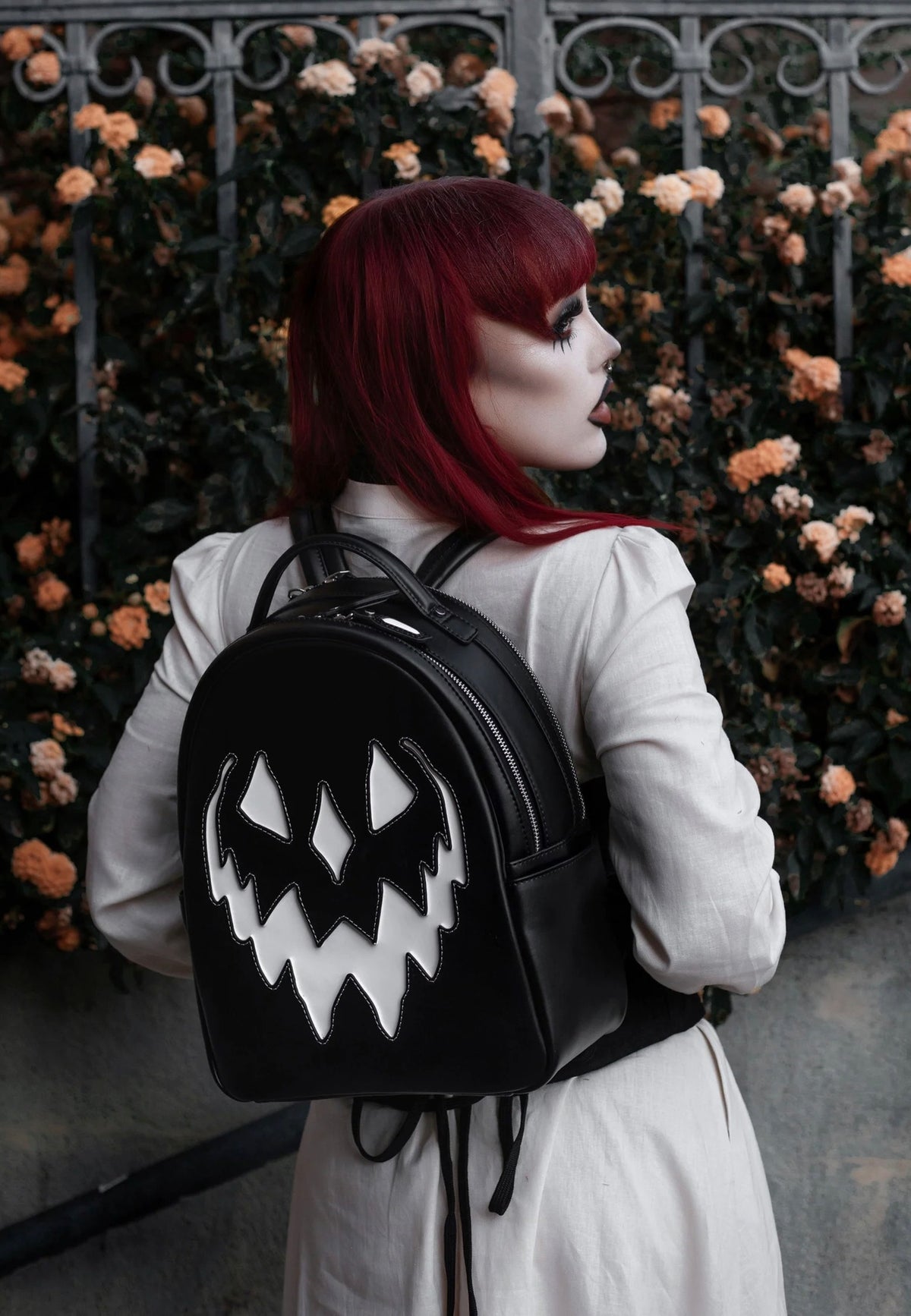 Lively Ghosts Monochrome Haunted Hallows Black Batoh | Neutral-Image