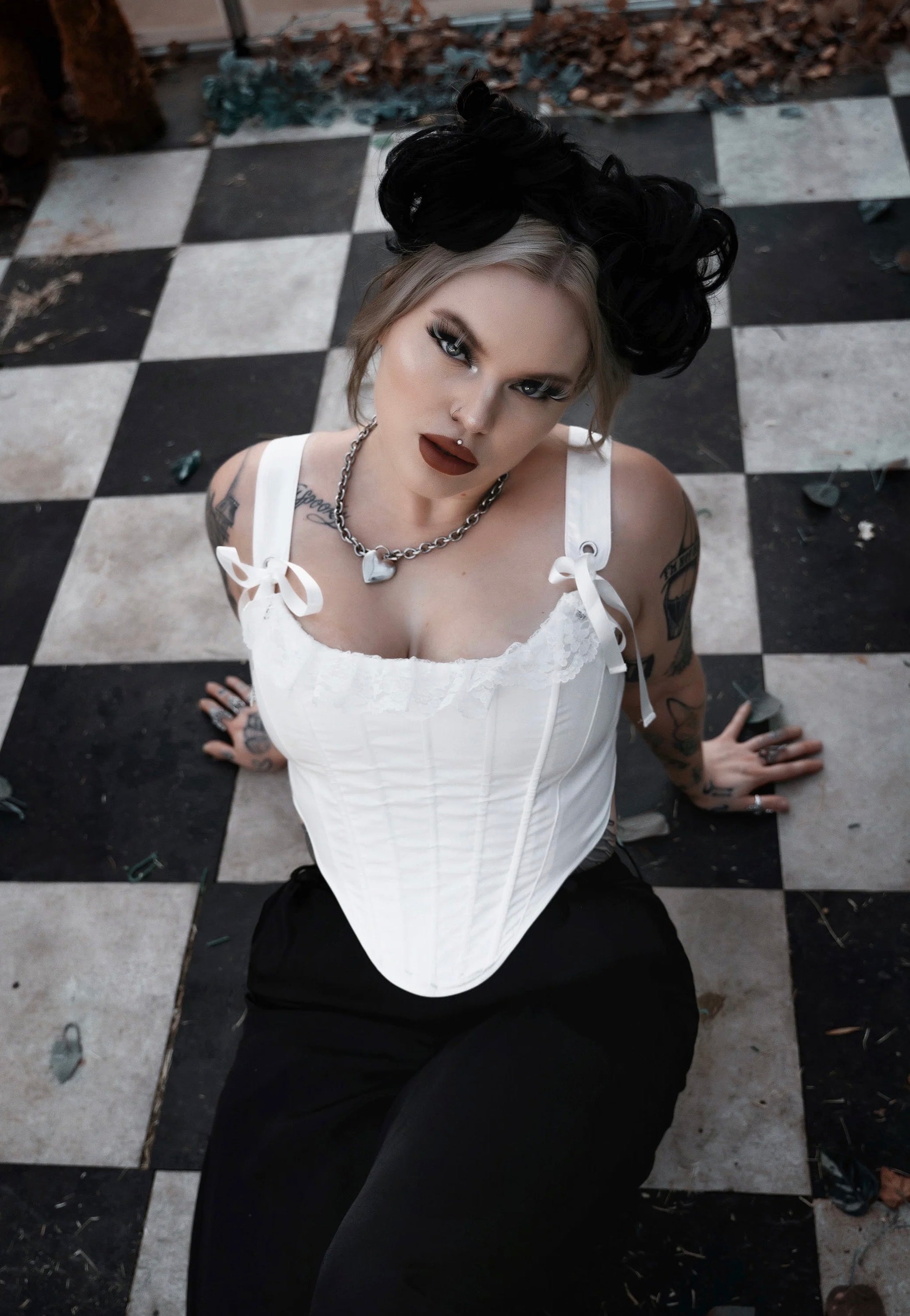 Lively Ghosts - Banshee White - Corset | Women-Image