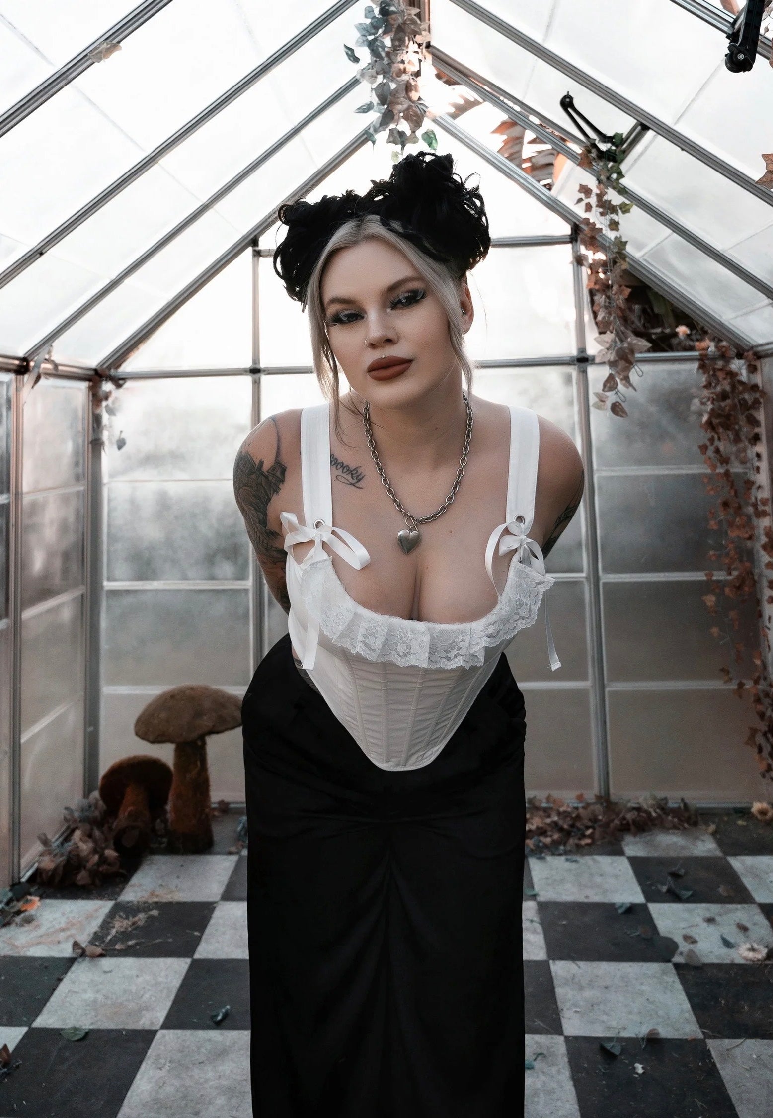 Lively Ghosts - Banshee White - Corset | Women-Image