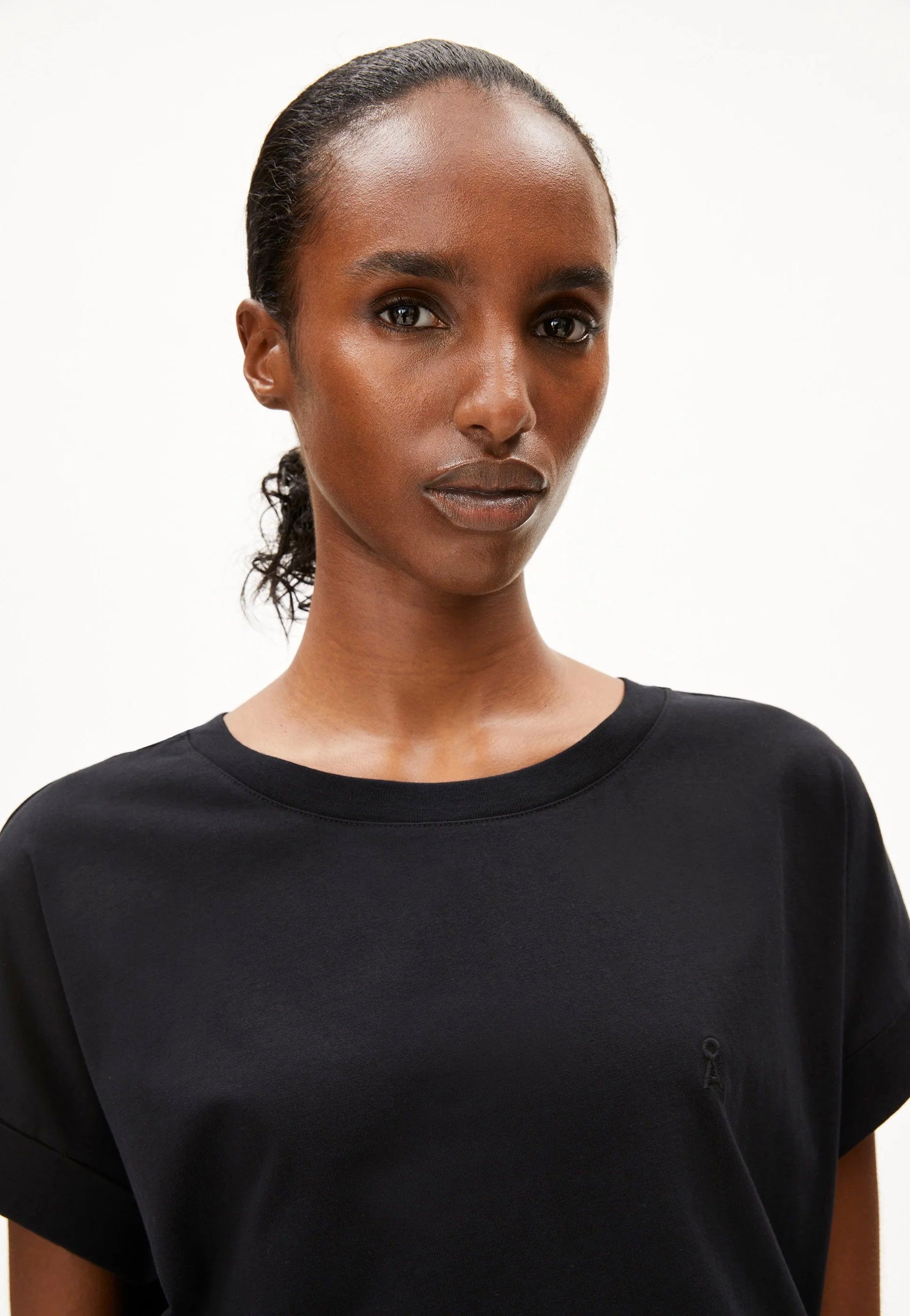 Armedangels - Idaara Logo Black - T-Shirt | Women-Image