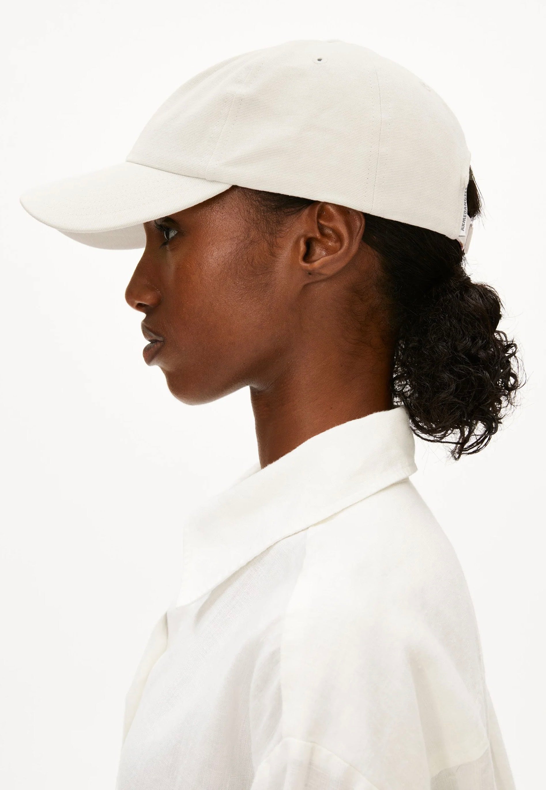Armedangels - Yenaas Bold Oatmilk-Black - Cap | Neutral-Image
