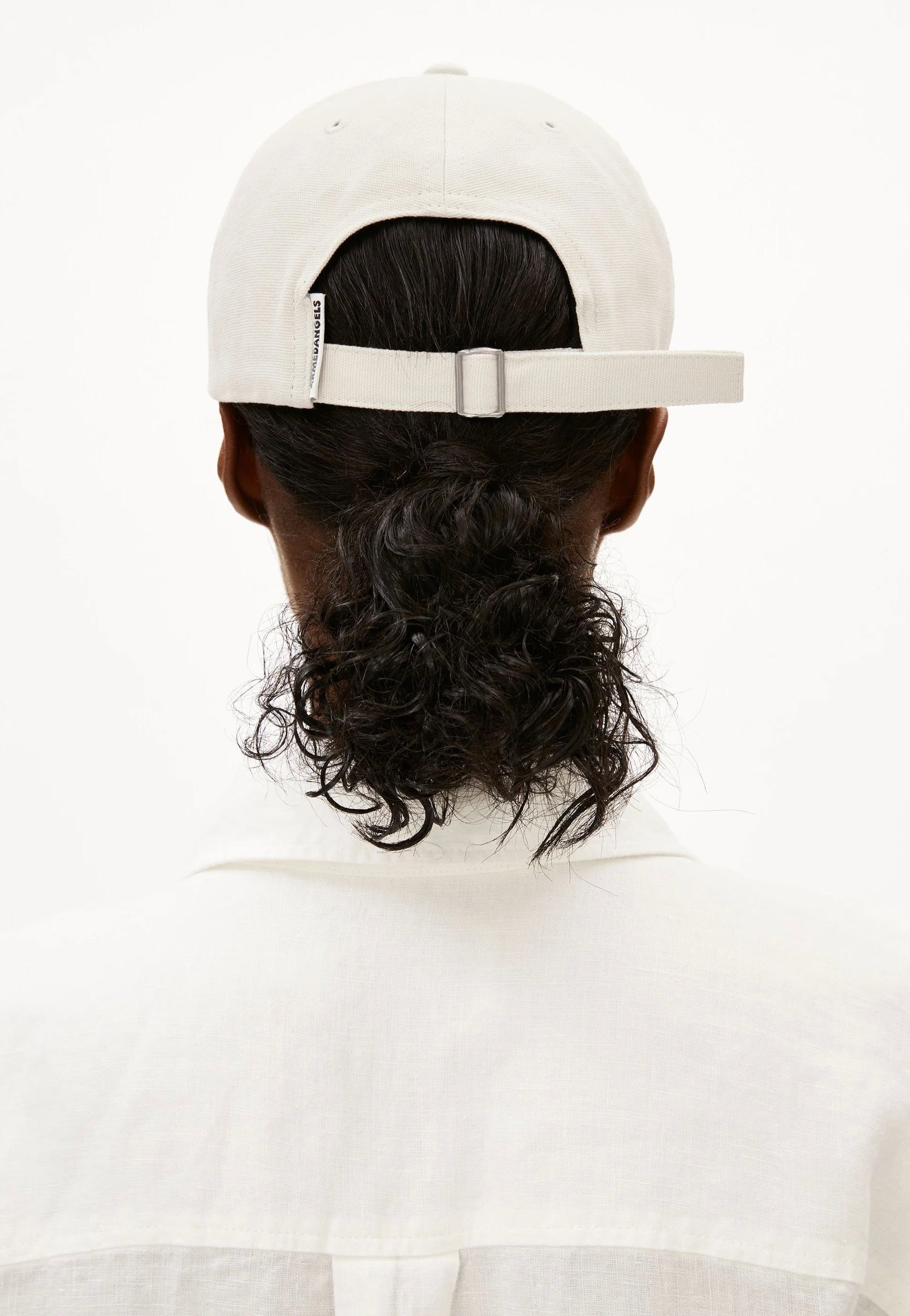 Armedangels - Yenaas Bold Oatmilk-Black - Cap | Neutral-Image