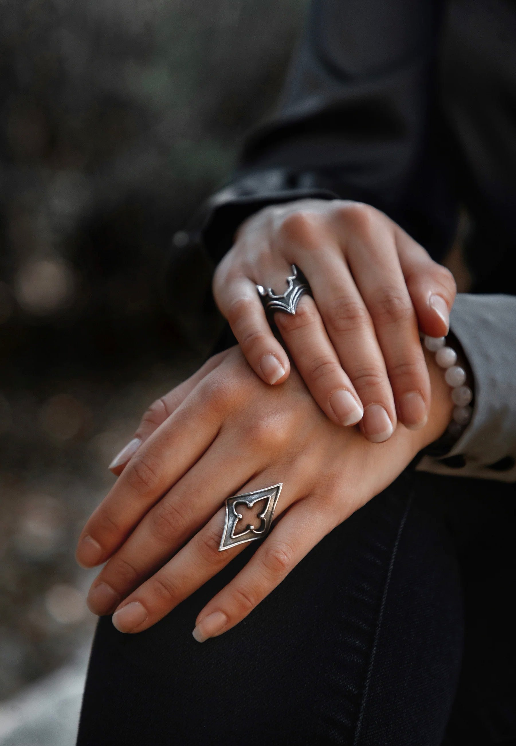 Lively Ghosts - Soulbound Silver - Ring | Neutral-Image