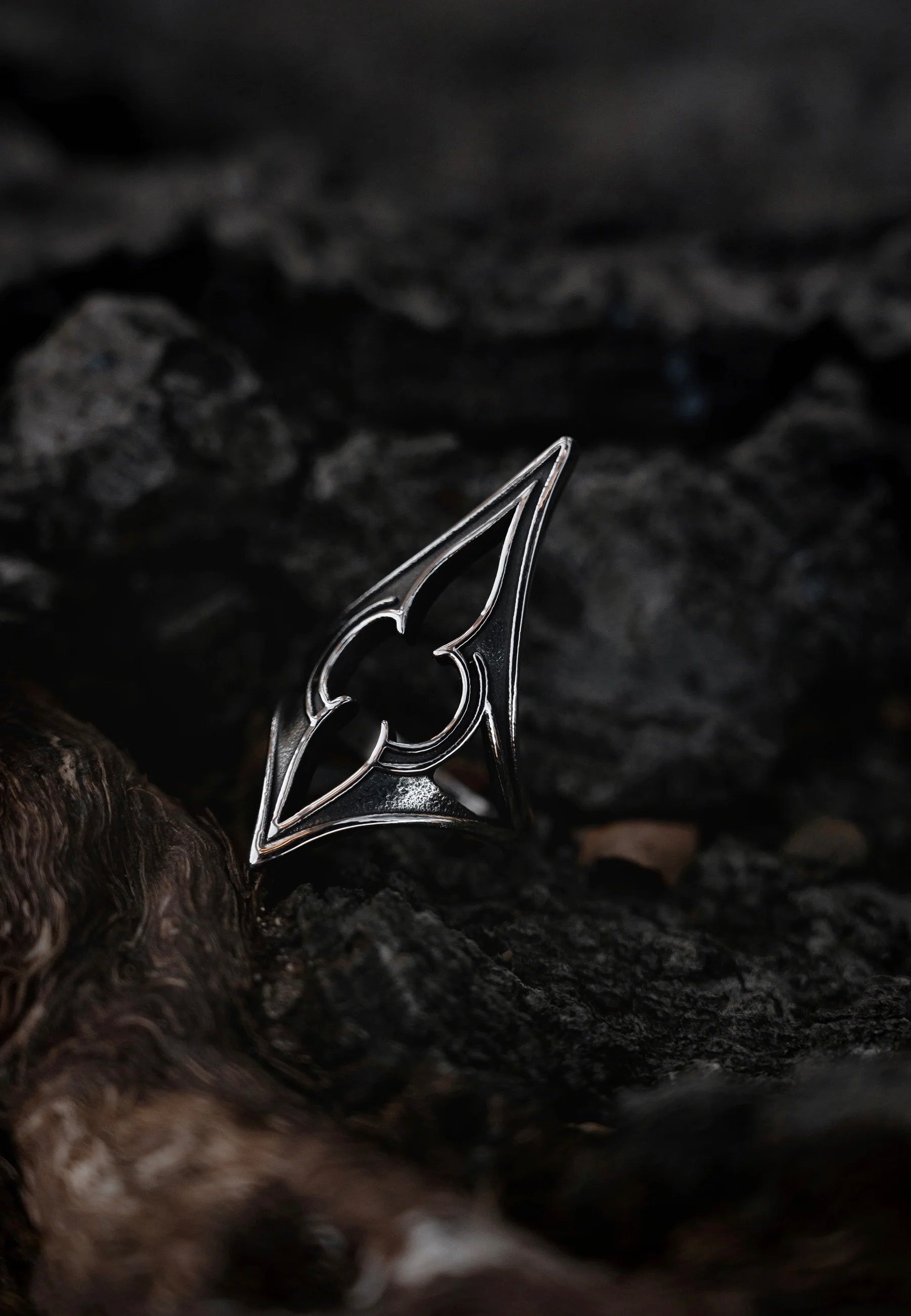 Lively Ghosts - Twisted Fate Silver - Ring | Neutral-Image