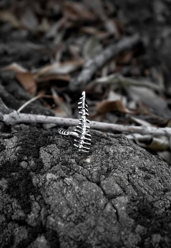 Lively Ghosts - Vertebrae Silver - Ring | Neutral-Image