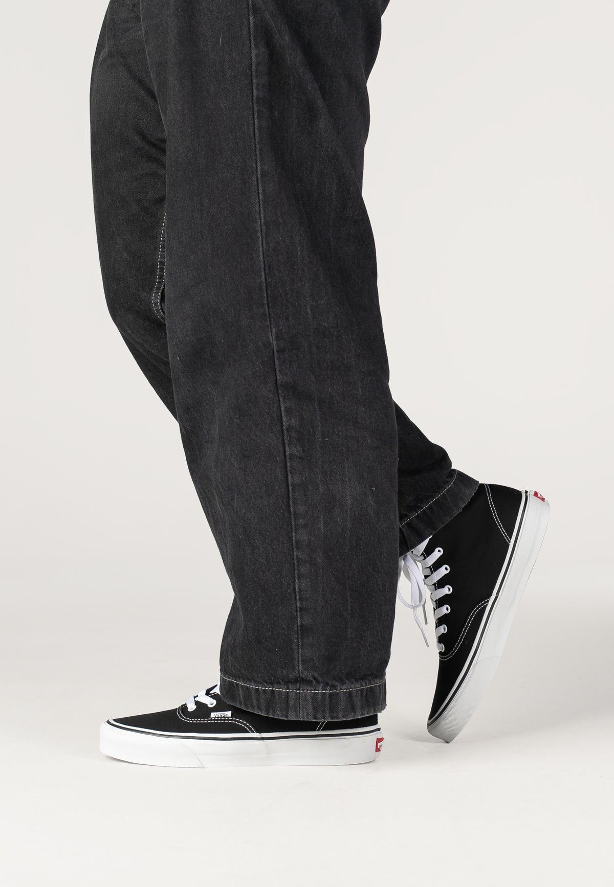 Vans Authentic Hi 2.0 Black/True White Kengät | Men-Image
