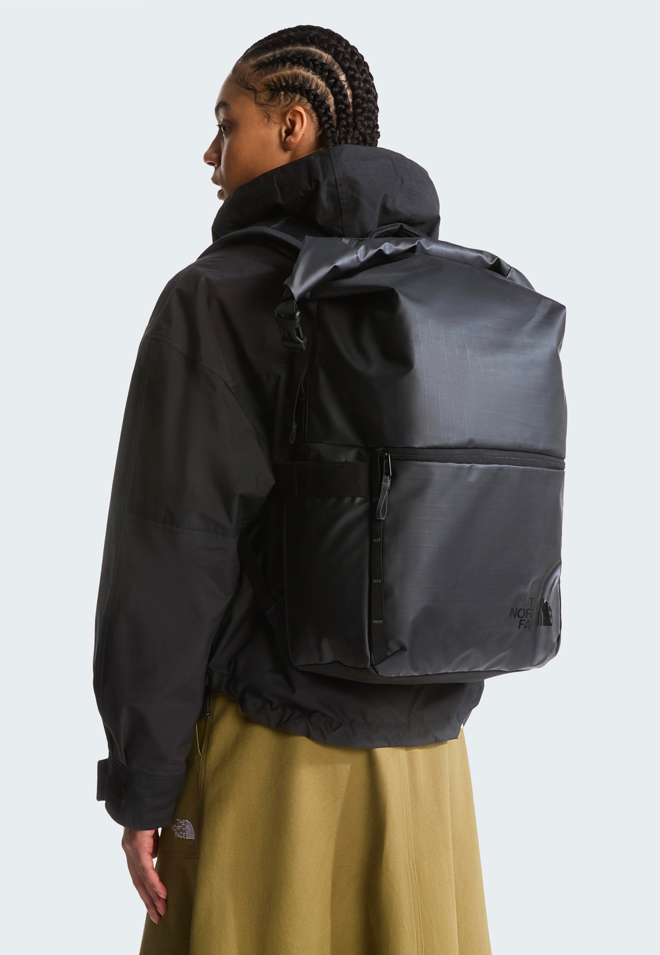 The North Face - Base Camp Voyager TNF Black/Asphalt Grey - Backpack | Men-Image