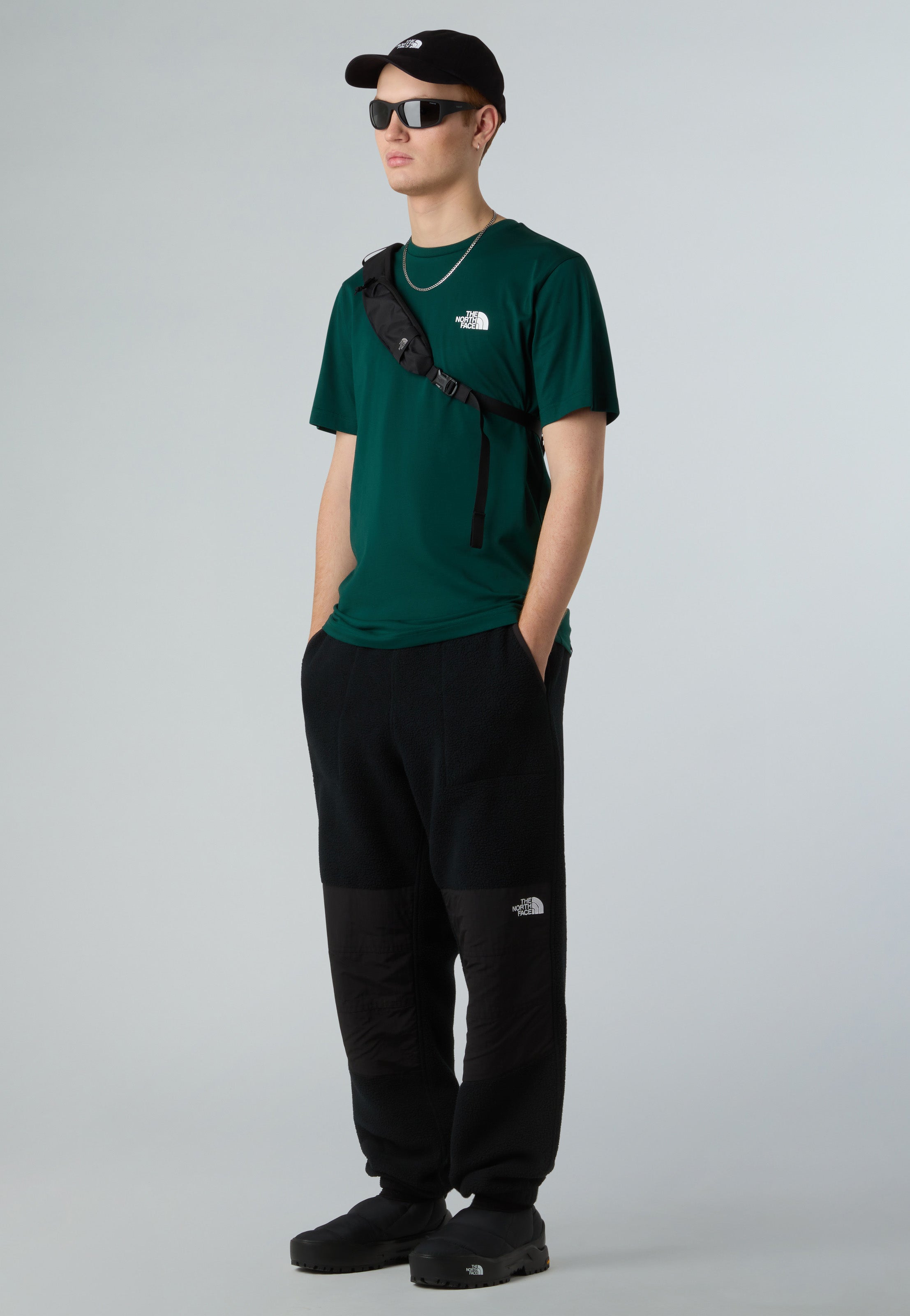 The North Face - Simple Dome Hunter Green - T-Shirt | Men-Image