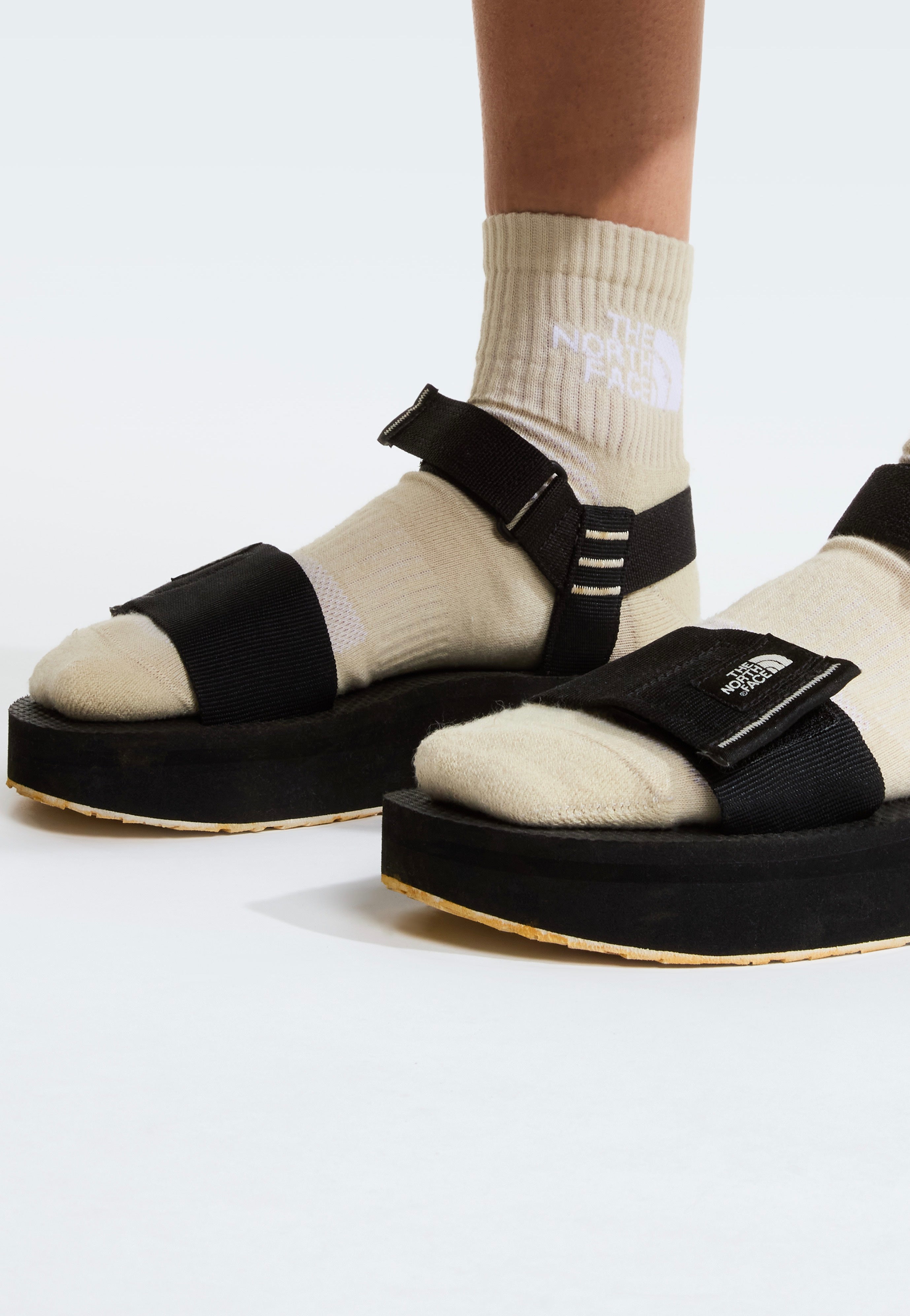 The North Face - Women’s Skeena Platform II TNF Black/White Dune - Girl Sandals | Women-Image