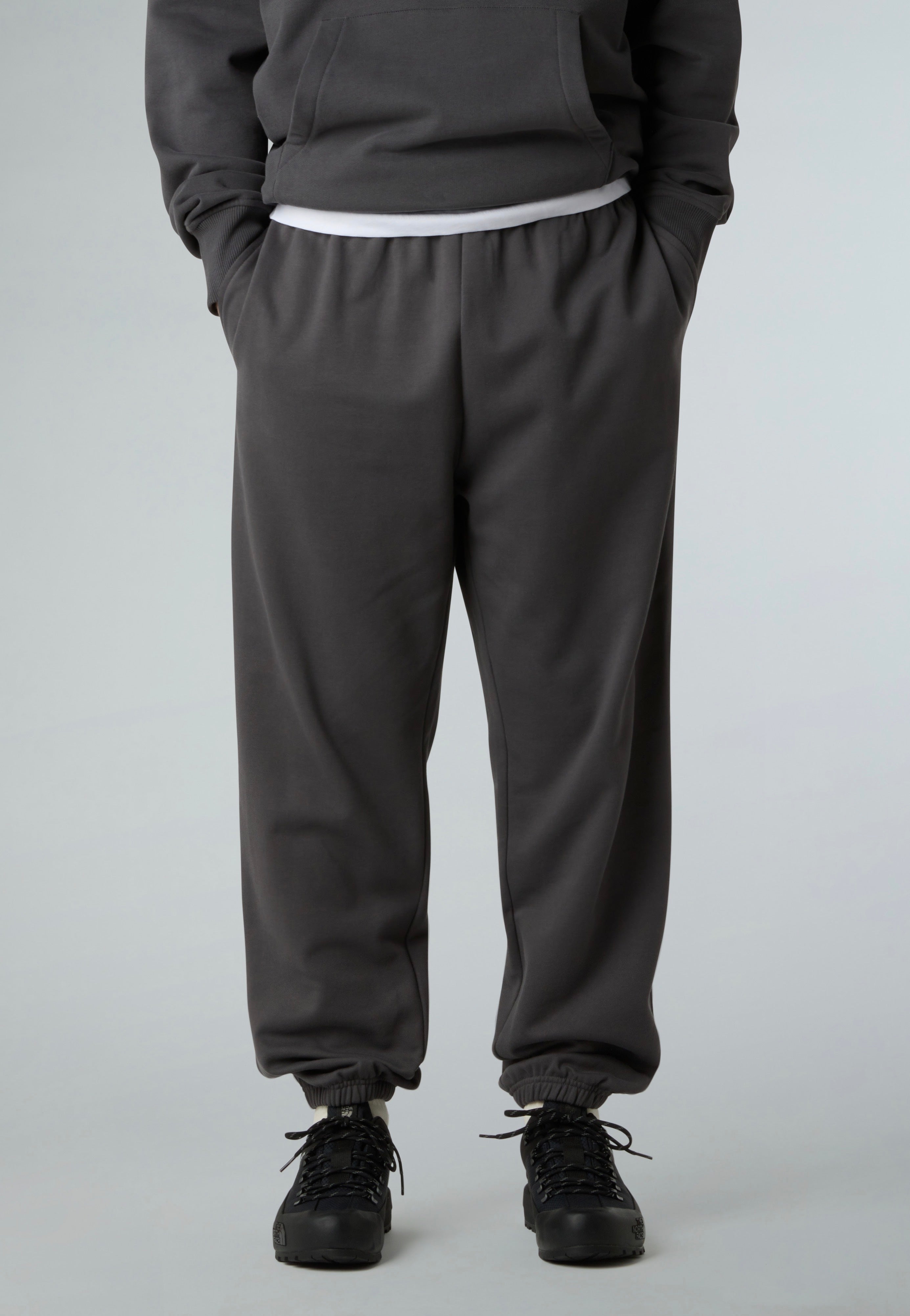 The North Face - Expedition Celebration Anthracite Grey - Sweat Pants | Men-Image