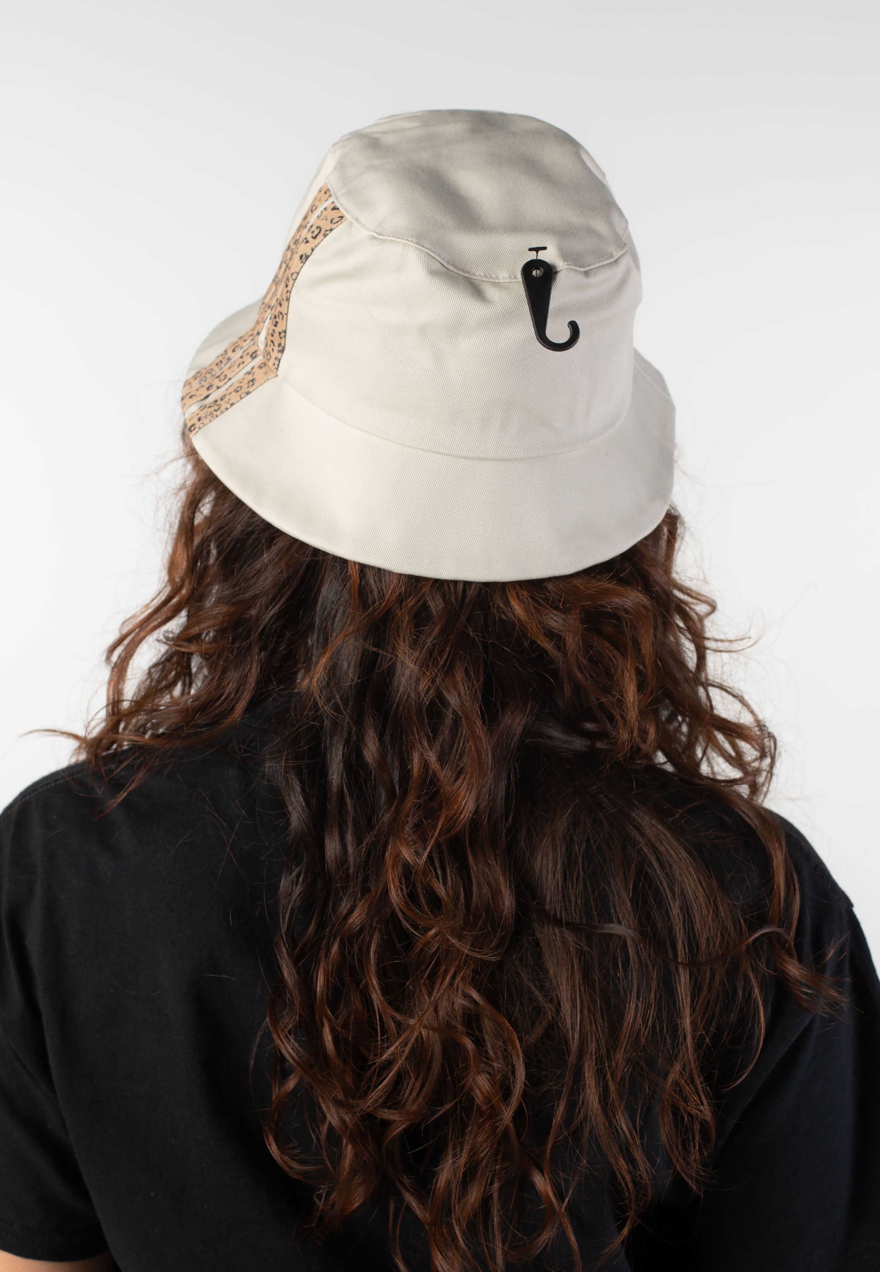 Adidas - 3 Stripes Leopard Graphic Wonalu/Black - Bucket Hat | Neutral-Image