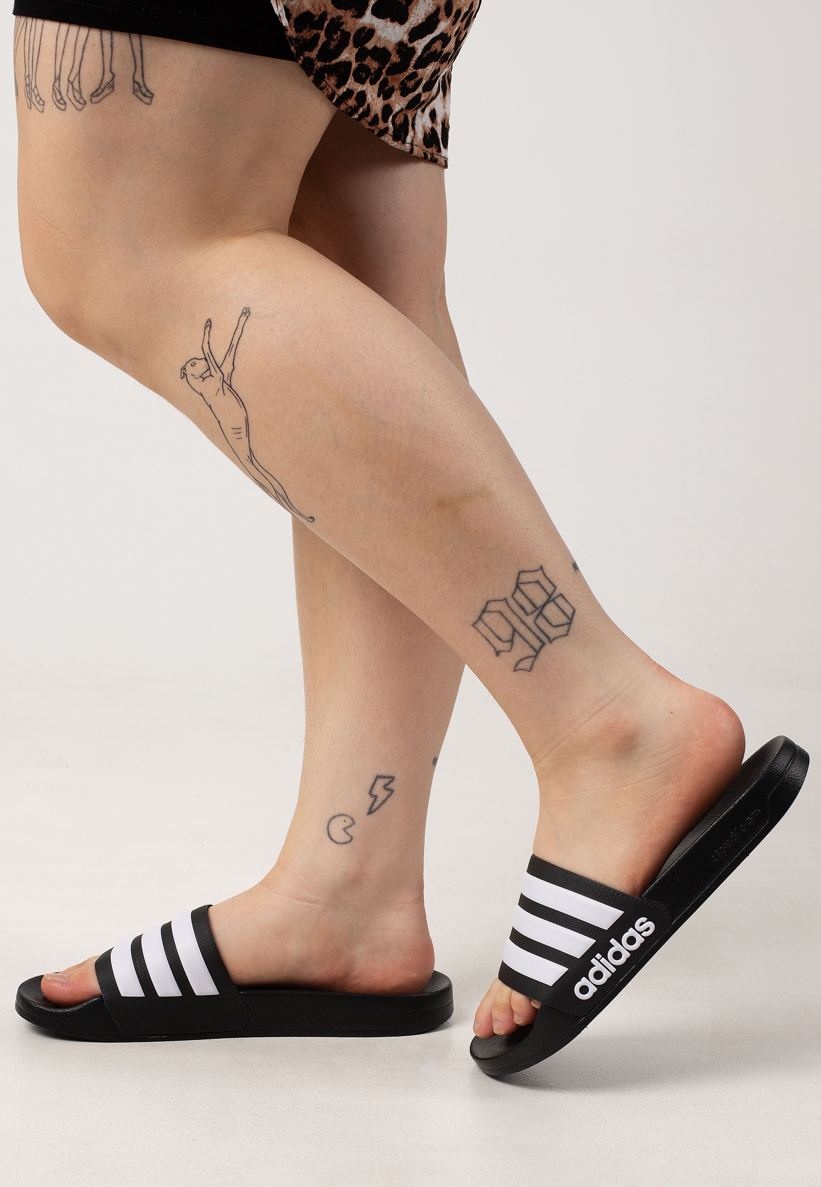 Adidas - Adilette Shower Cblack/Ftwwht/Cblack - Slides | Neutral-Image