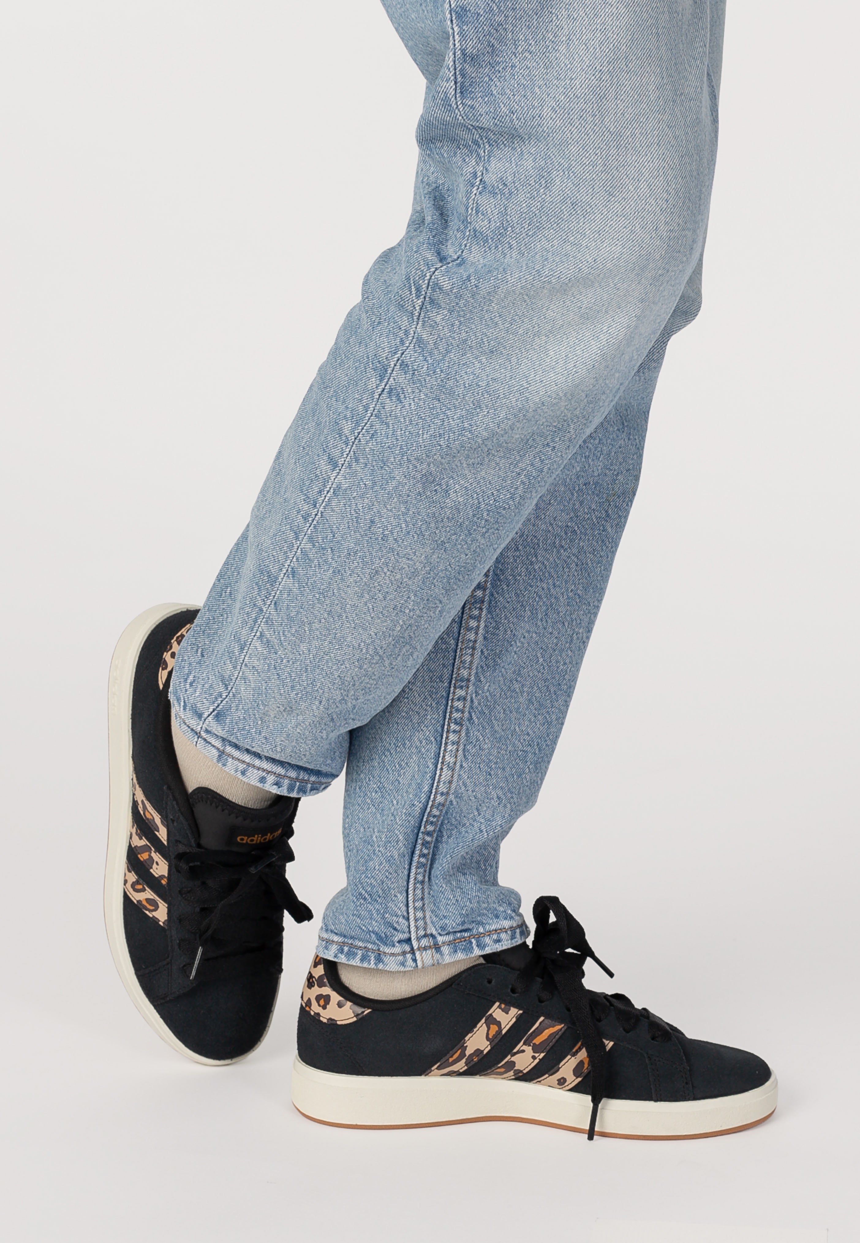 Adidas - Grand Court Base 00 Cblack/Dbrown/Brostr - Girl Shoes | Women-Image