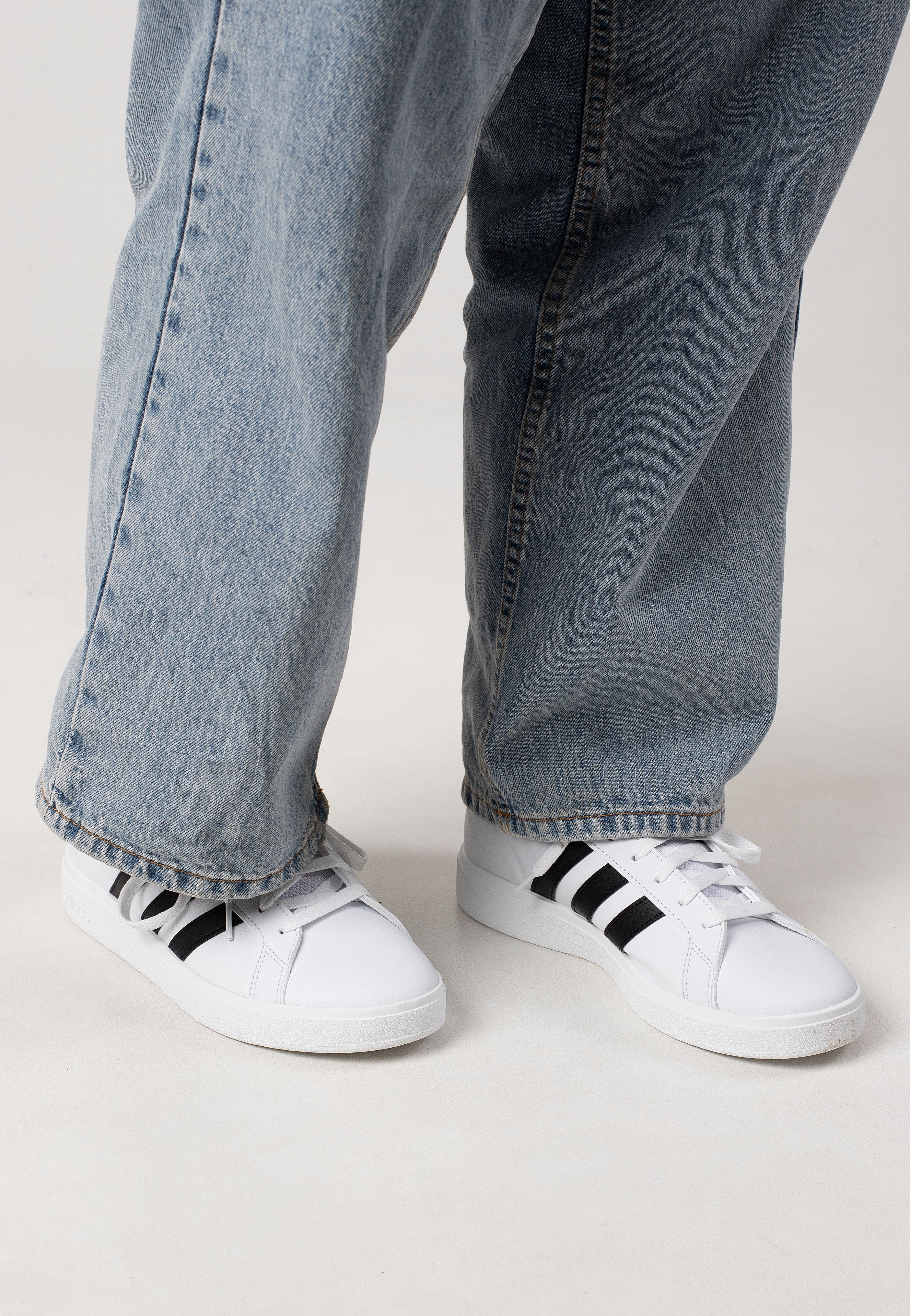 adidas - Grand Court Base 2.0 Ftwwht/Cblack/Ftwwht - Shoes - White - EU 43 1/3 - Synthetic/Textile/Rubber