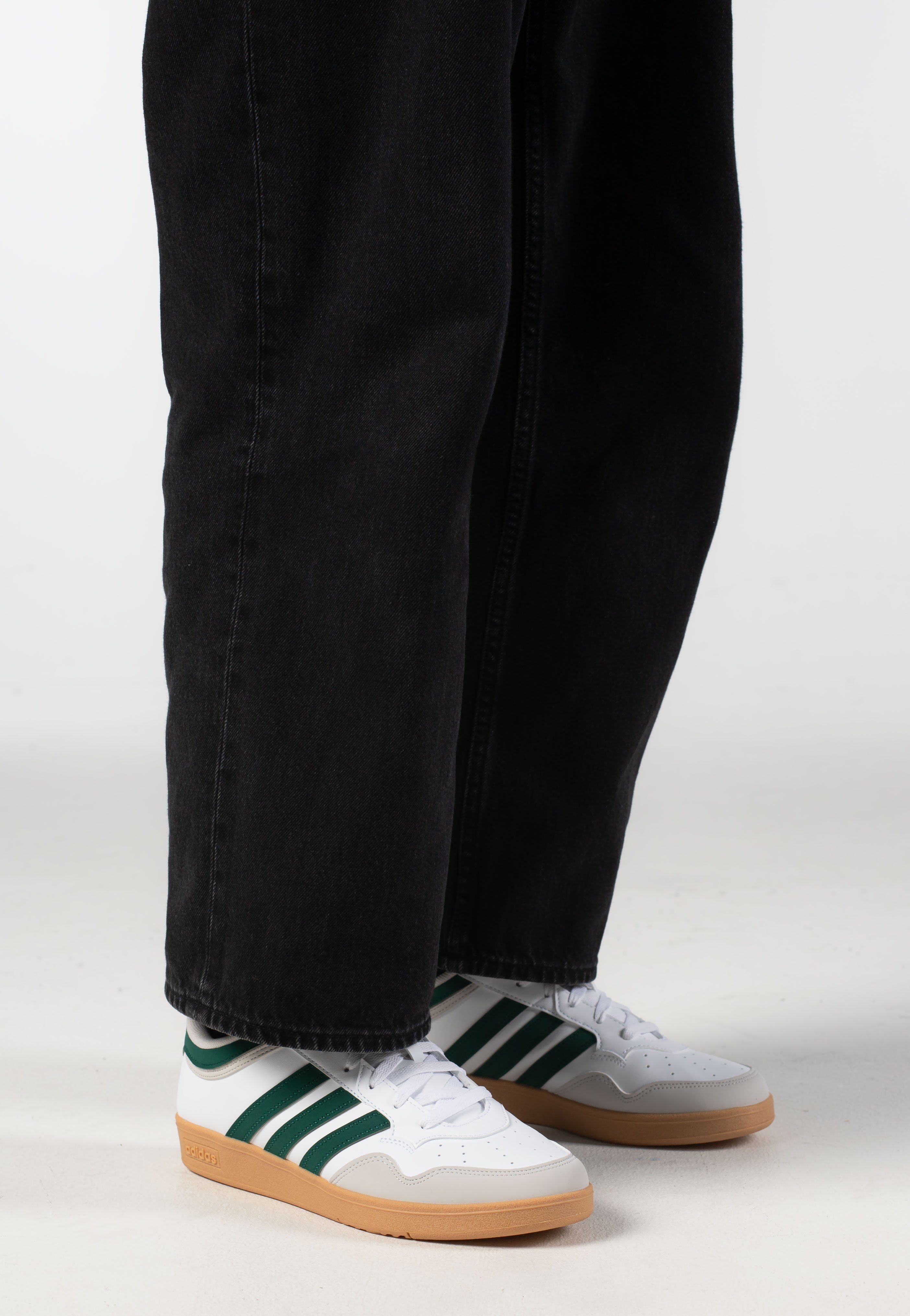 Adidas - Hoops 4.0 Ftwwht/Cgreen/Gum3 - Shoes | Men-Image