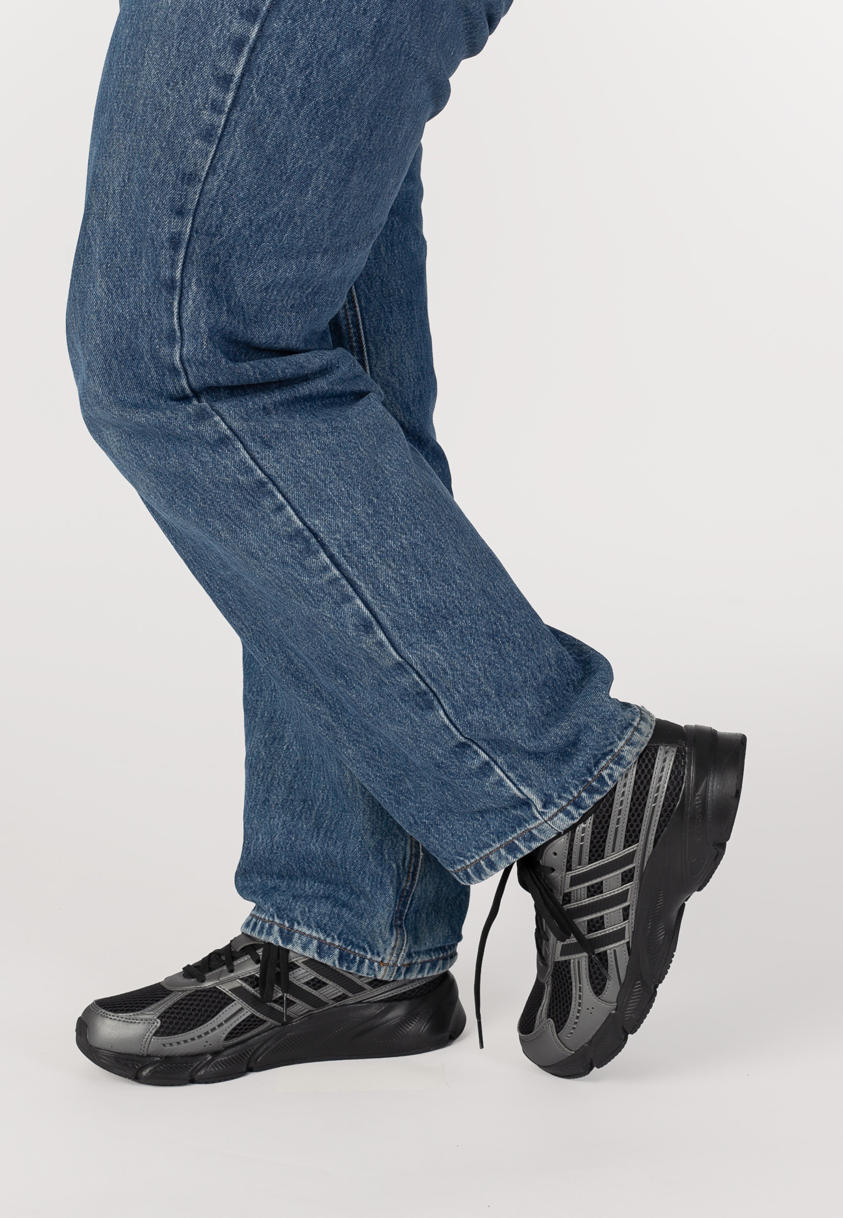 Adidas - Technochaos 2000 Cblack/Cblack/Ironmt - Shoes | Men-Image