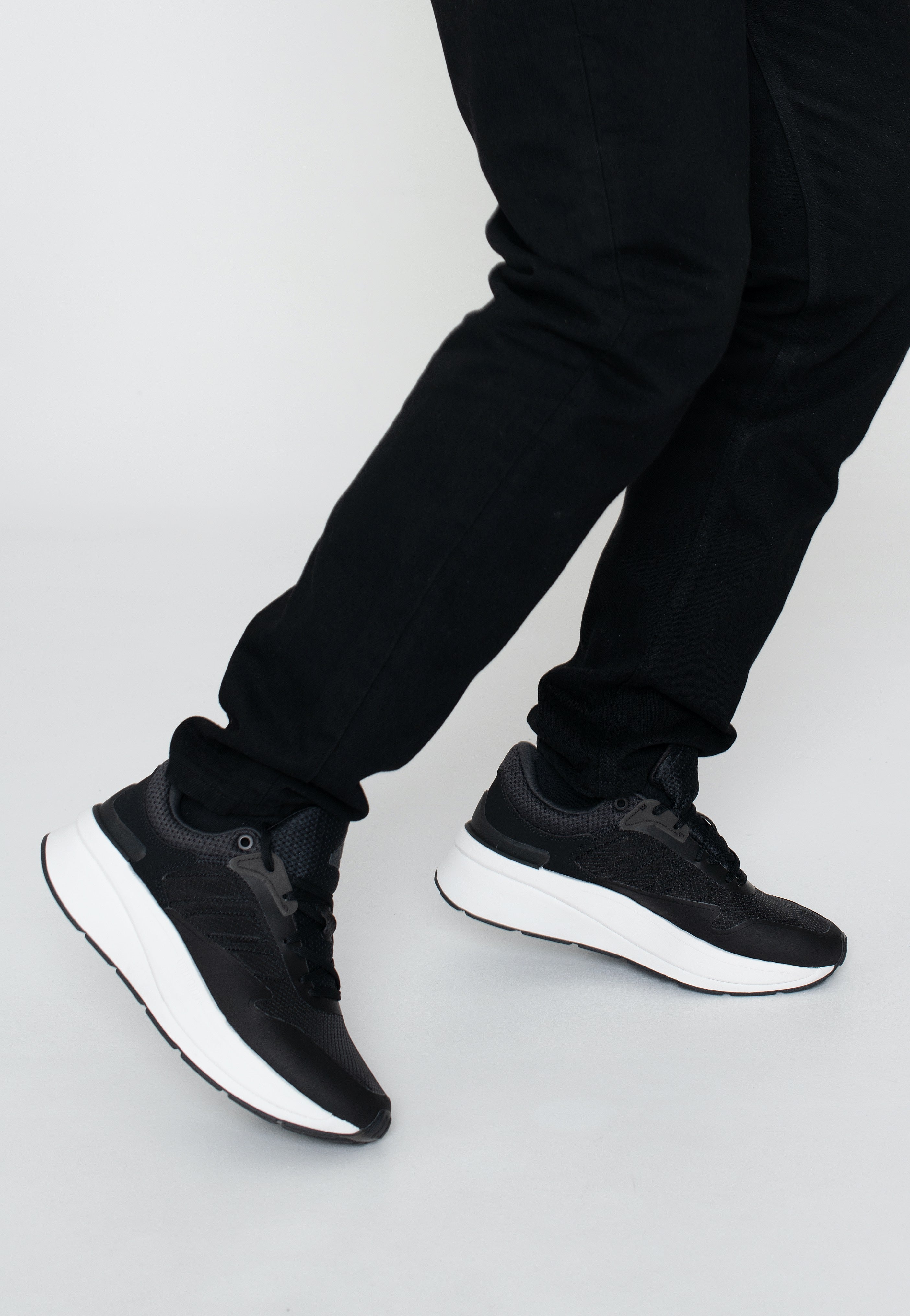 Adidas - Znchill Cblack/Carbon/Gresix - Shoes | Men-Image