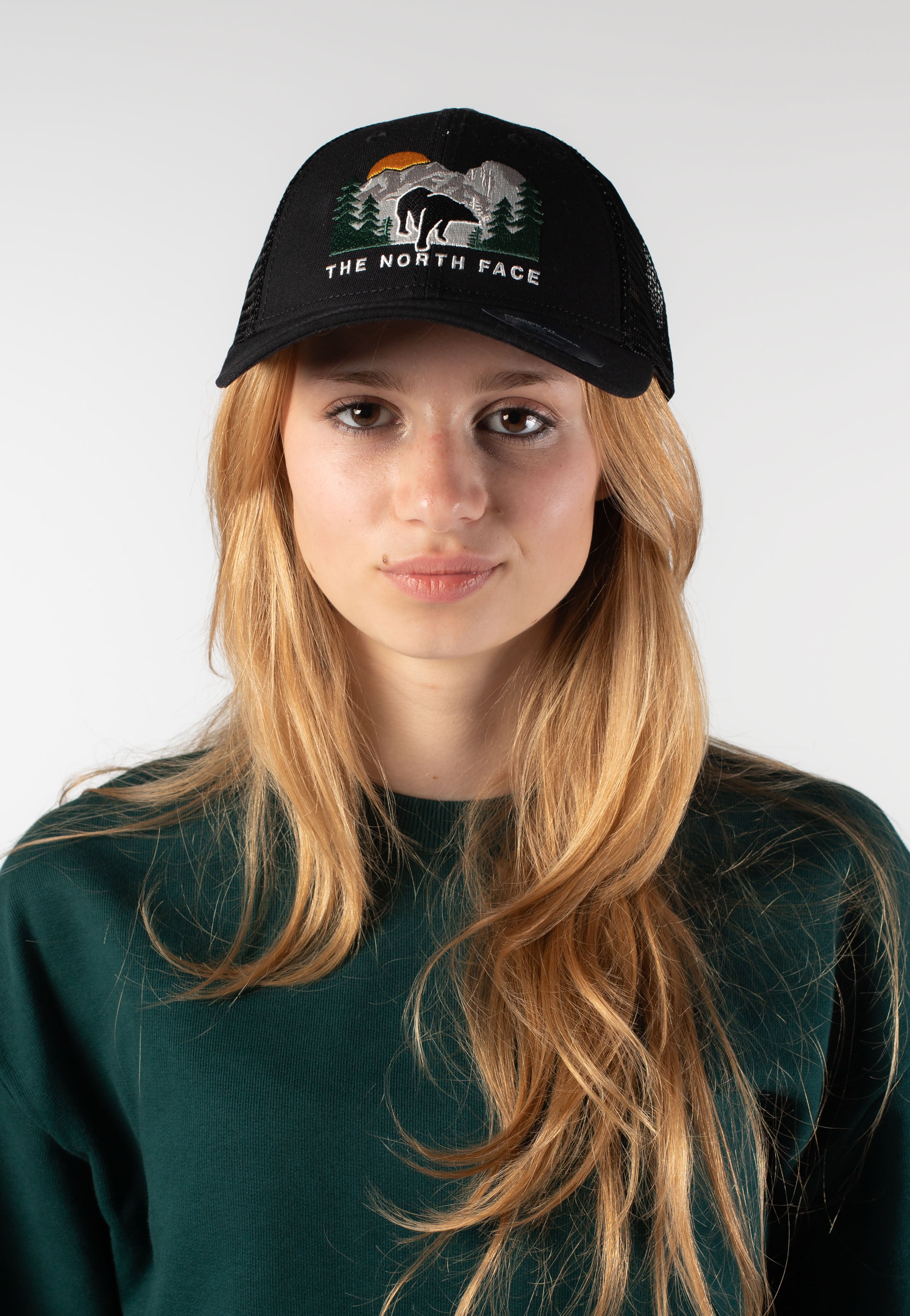 The North Face - Embroidered Mudder Trucker TNF Black/TNF Black - Cap | Neutral-Image