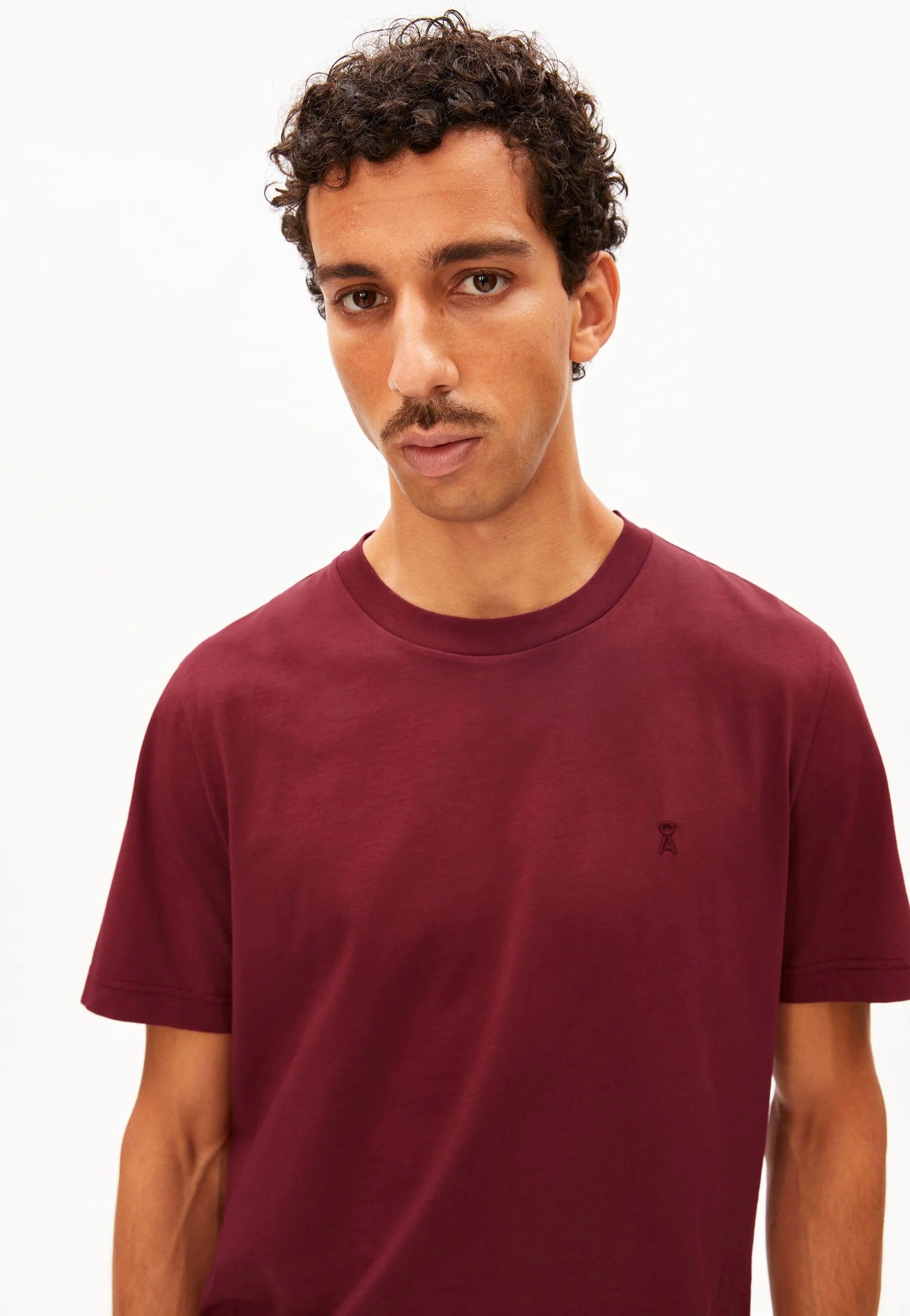 Armedangels - Jaames Velvet Red - T-Shirt | Men-Image