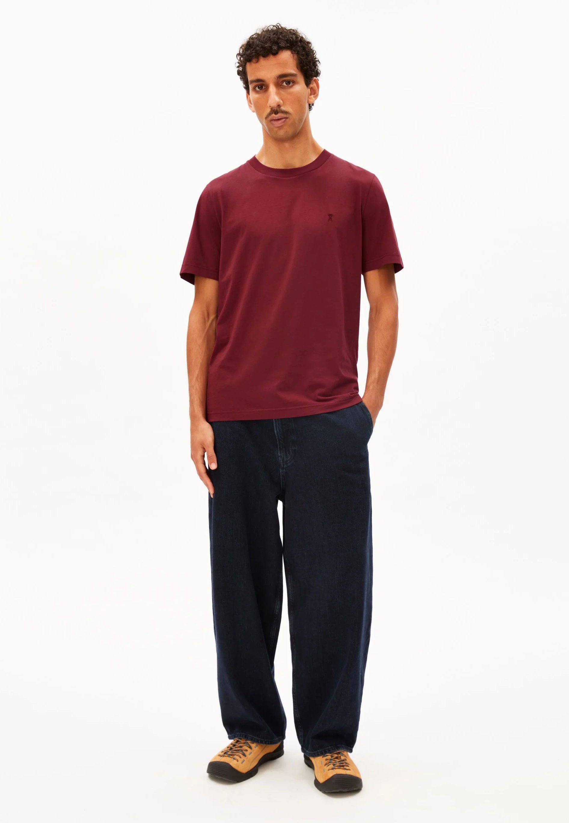Armedangels - Jaames Velvet Red - T-Shirt | Men-Image