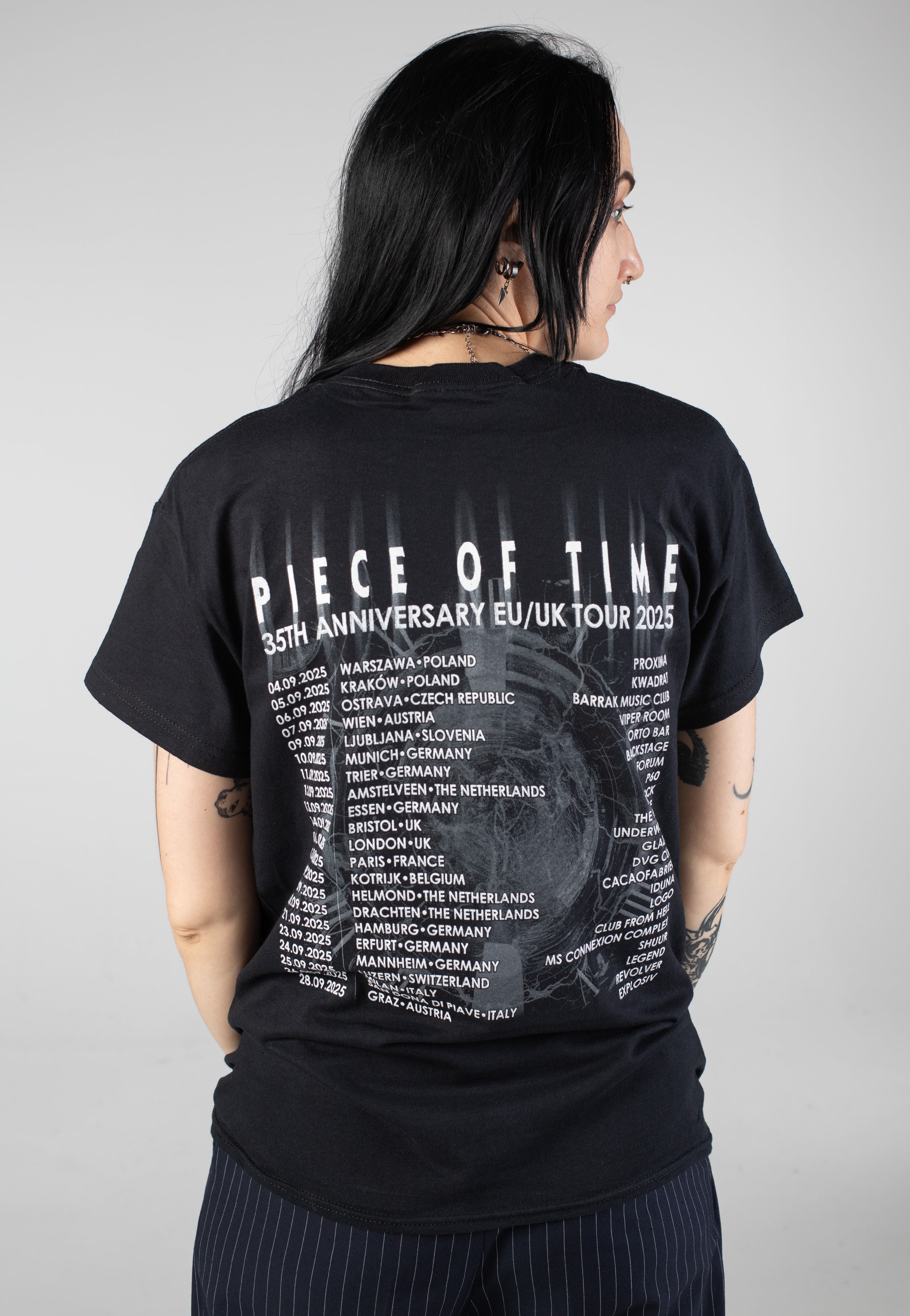 Piece Of Time B&W Tour 2025 - T-Shirt
