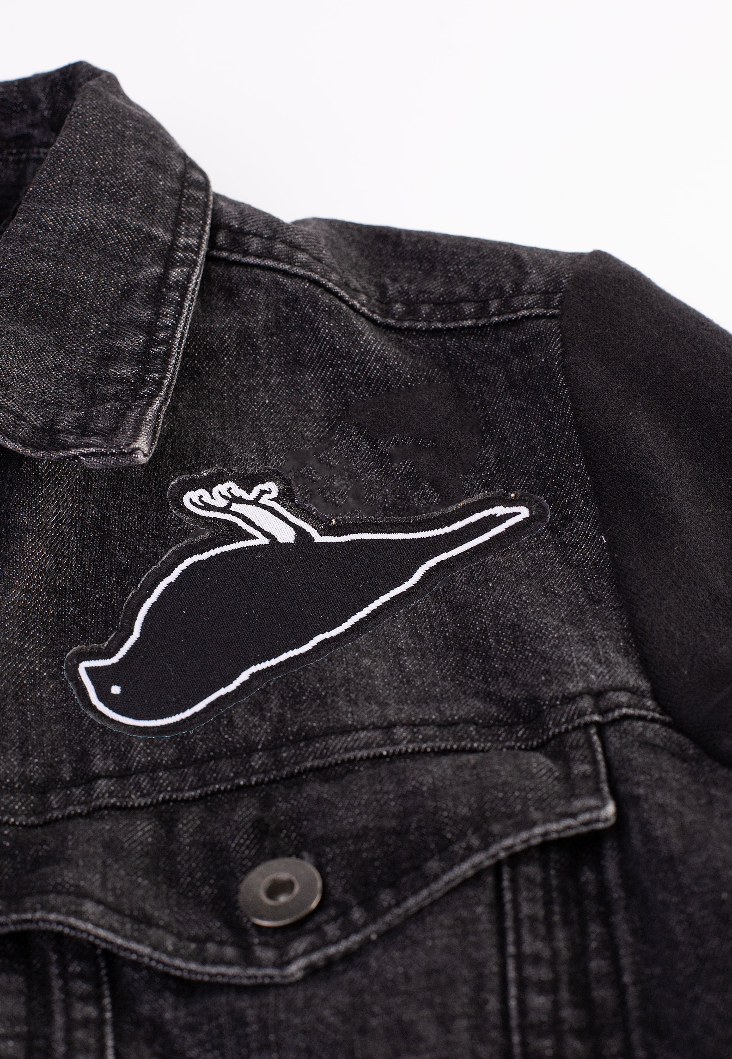 Atticus - Bird Black - Patch | Neutral-Image