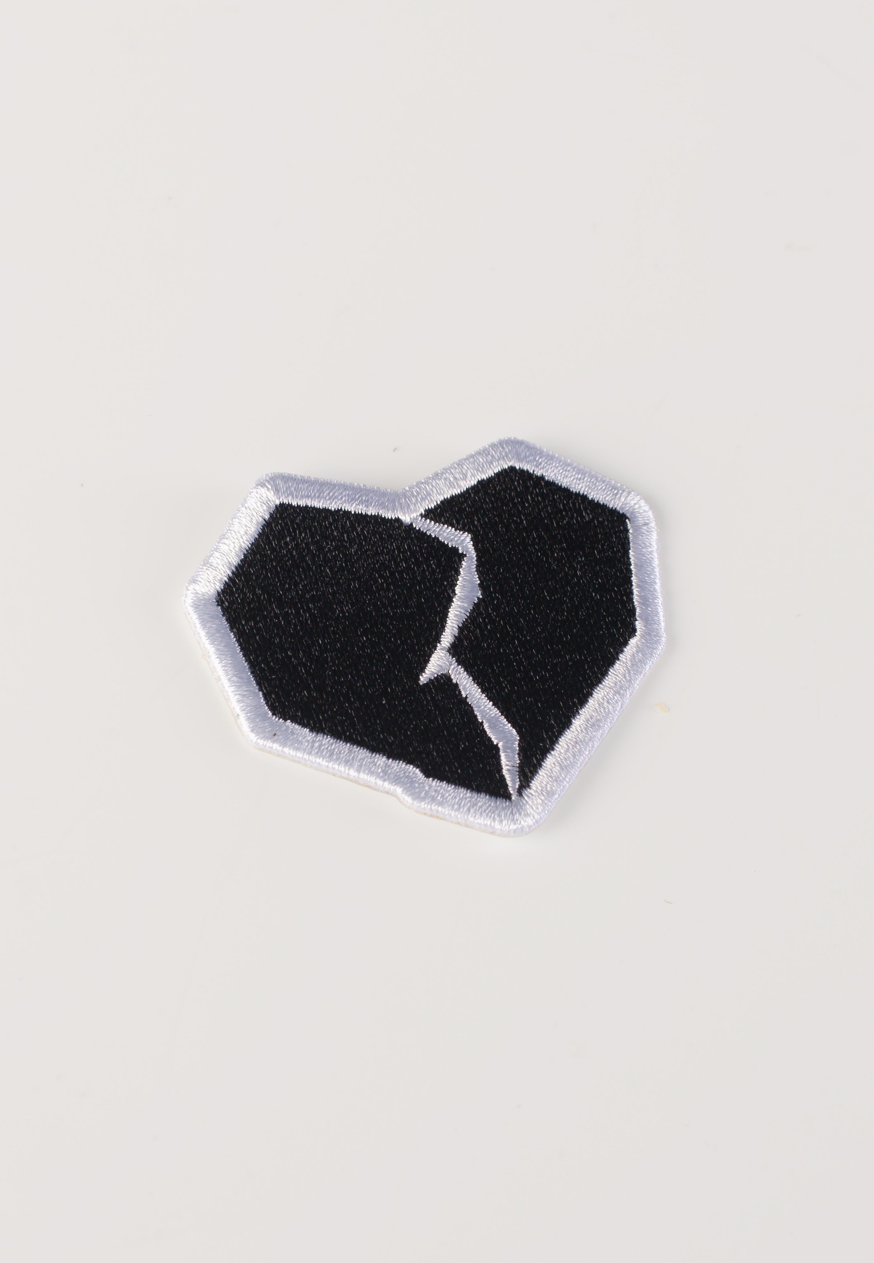 Atticus - Broken Heart Black - Patch | Neutral-Image
