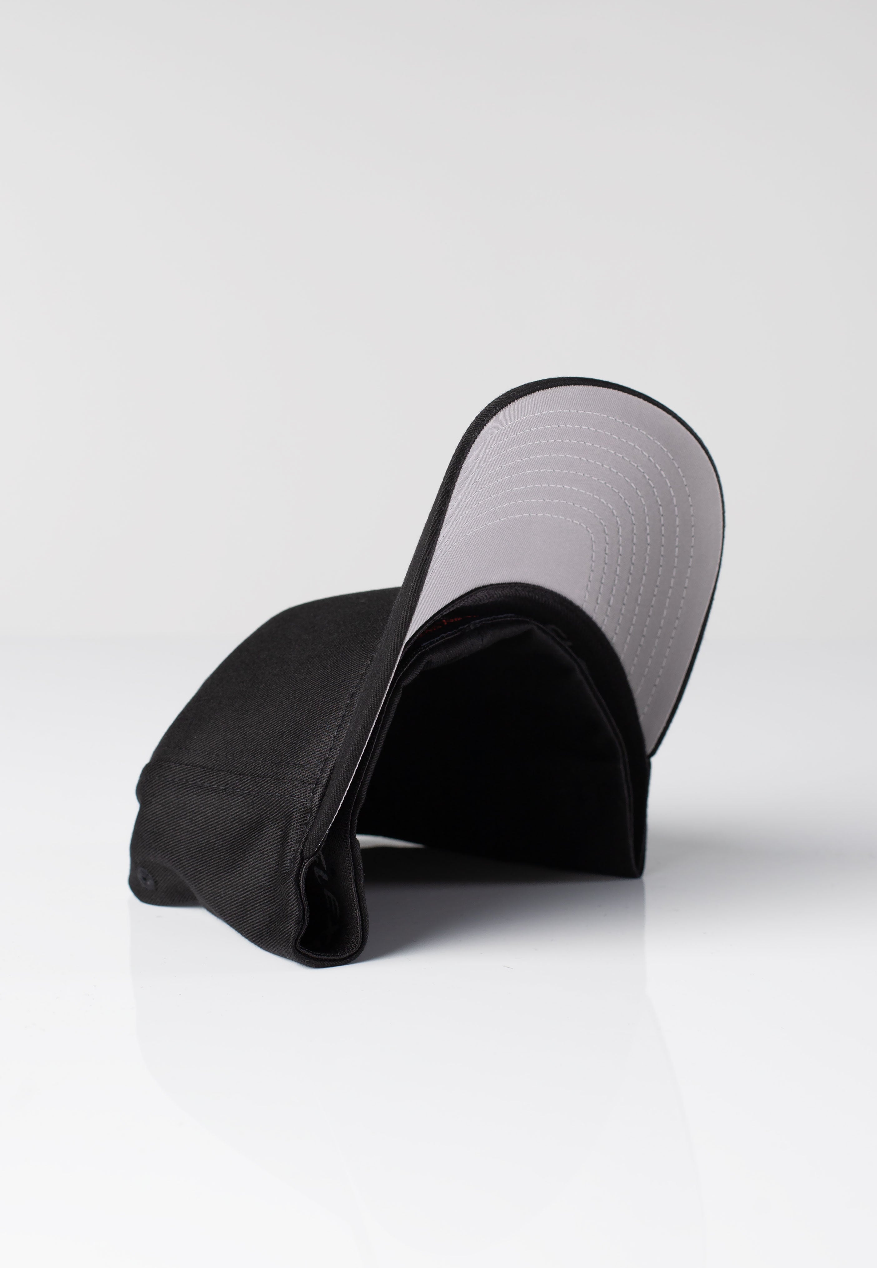 Atticus - Elmar Flexfit Black - Cap | Neutral-Image