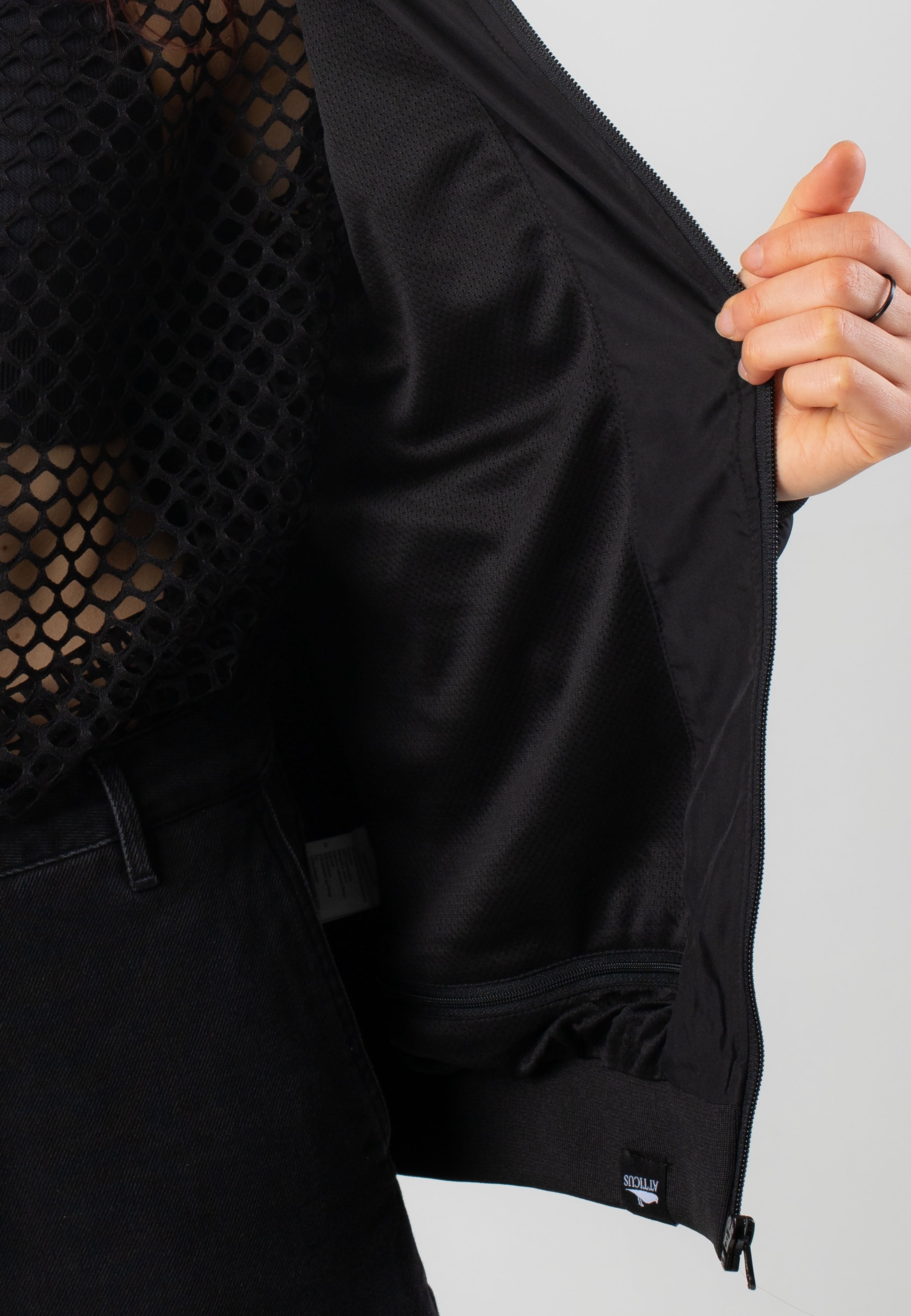 Atticus - Womens Oregon Black - Windbreaker | Women-Image