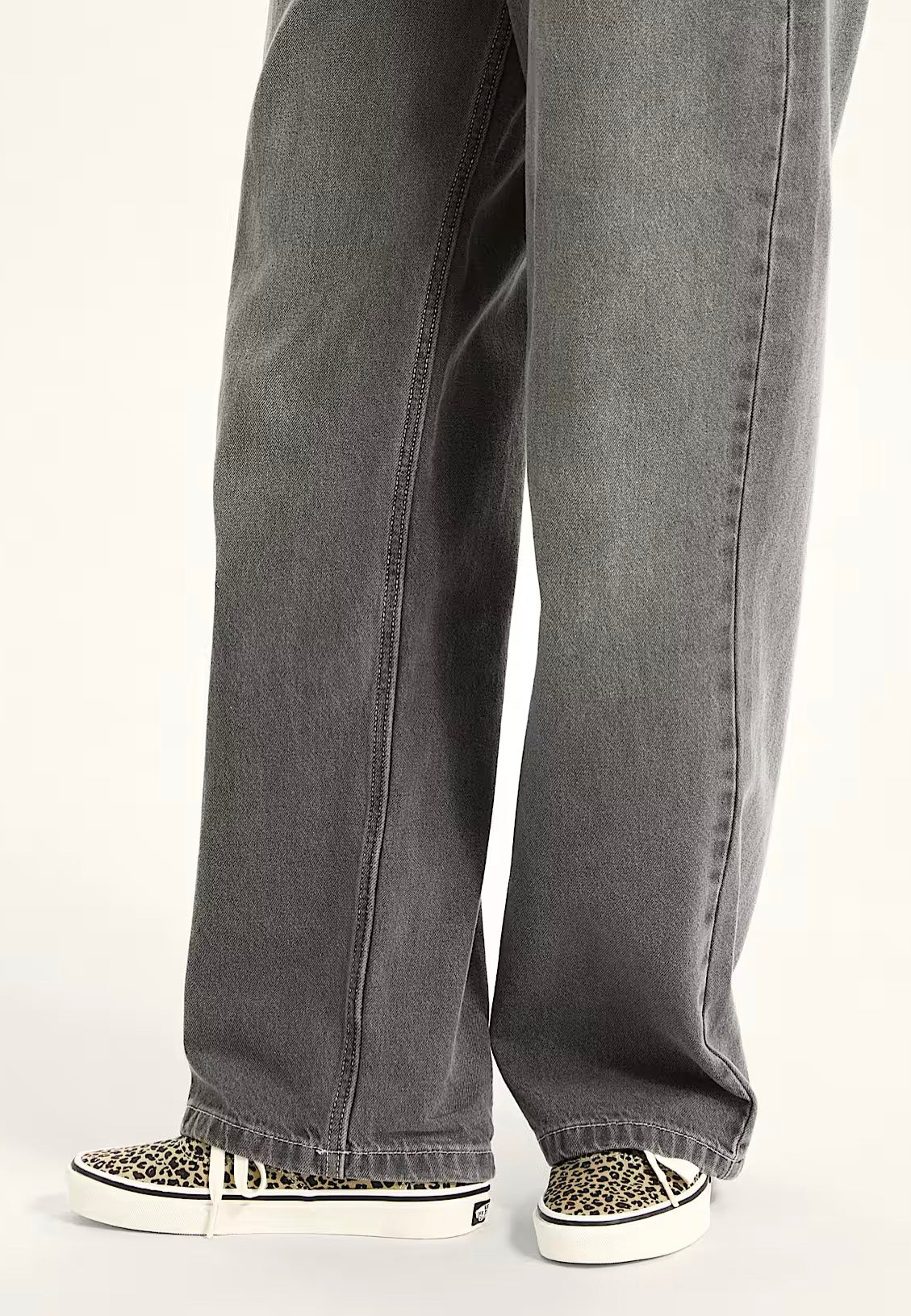 Vans - Authentic Black/Leopard - Girl Shoes | Women-Image