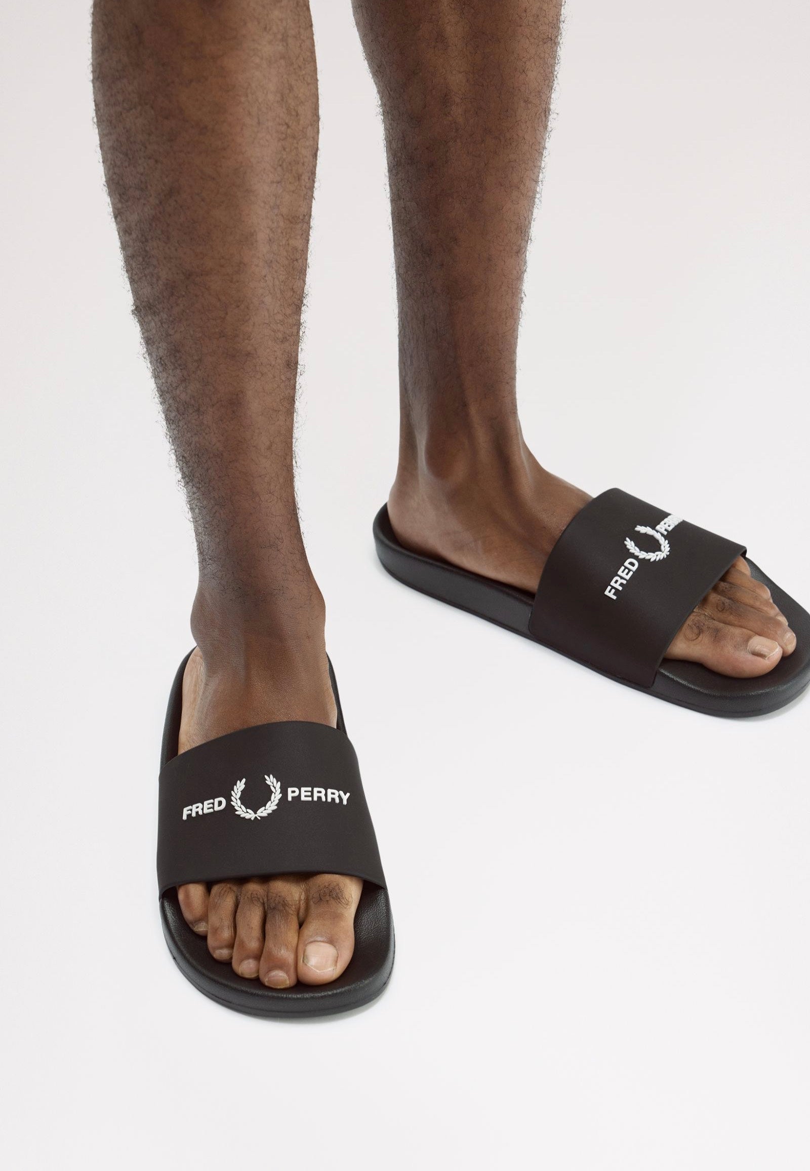 Fred Perry - Branded Black - Slides | Men-Image