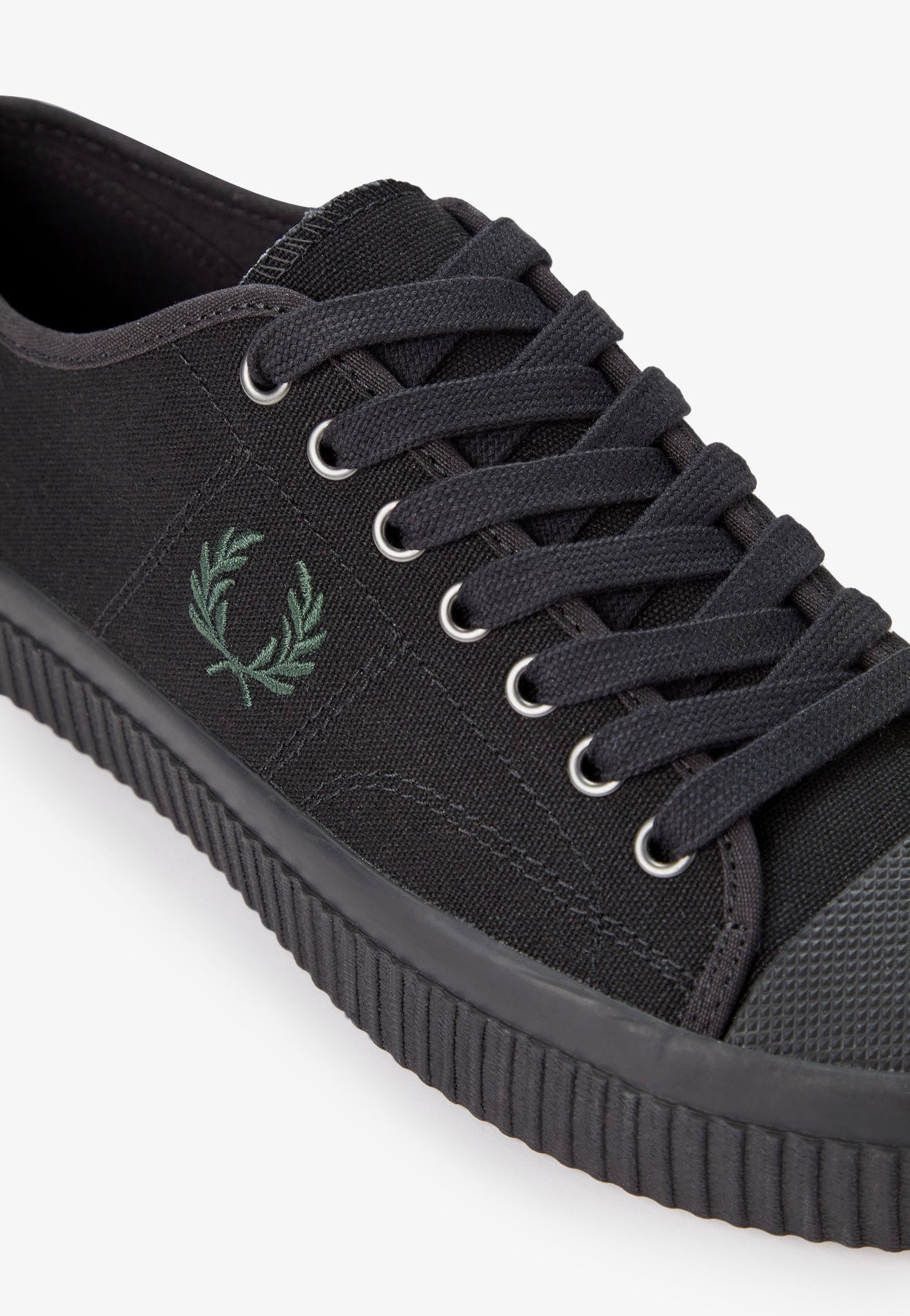 Fred Perry - Hughes Low Canvas Black - Shoes | Men-Image