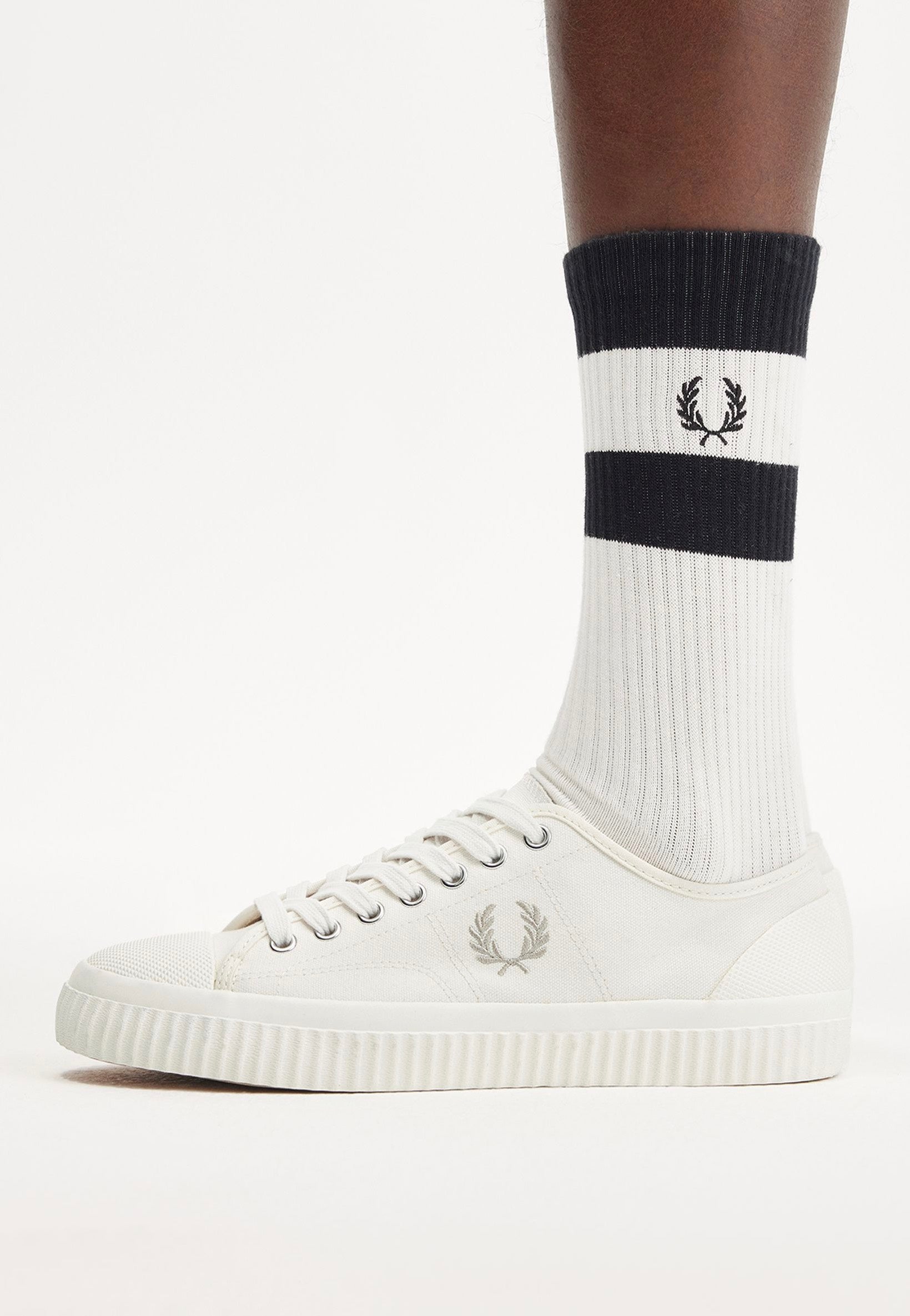 Fred Perry - Hughes Low Canvas Light Ecru/Oatmeal - Shoes | Neutral-Image