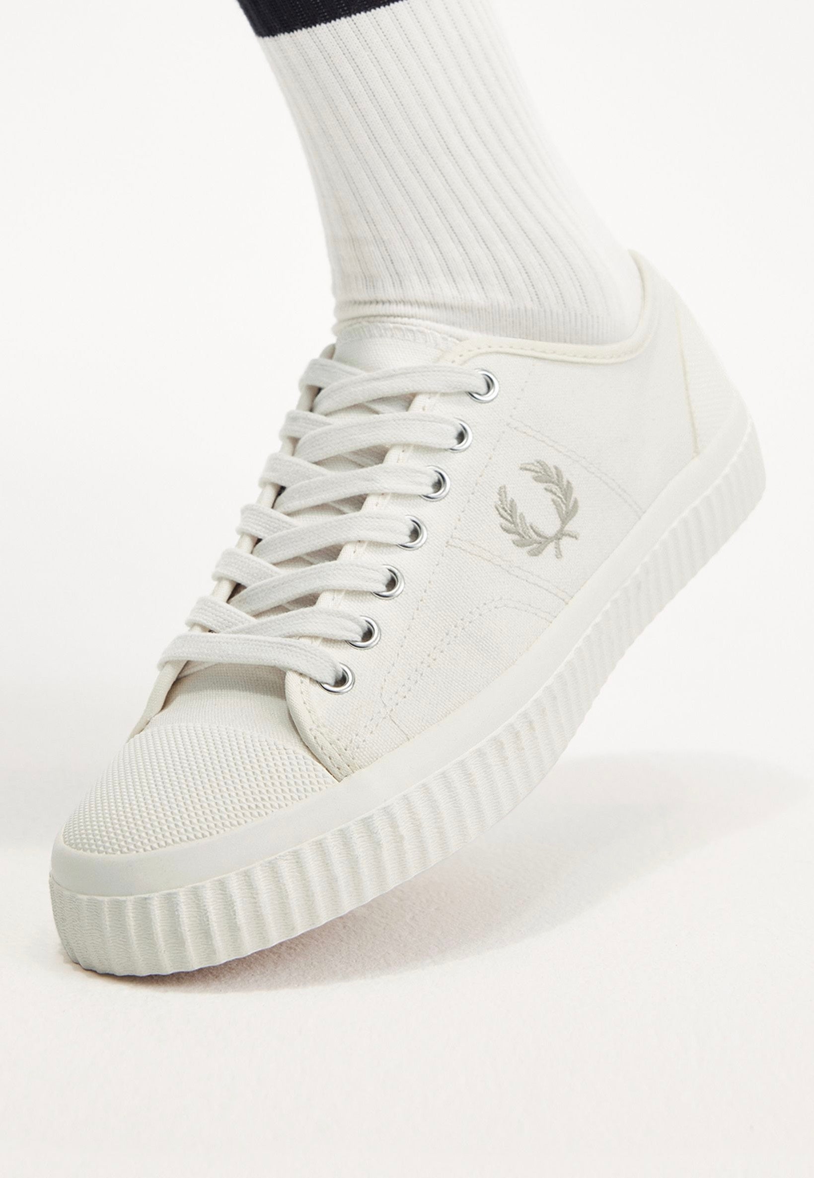 Fred Perry Hughes Low Canvas Light Ecru/Oatmeal - Shoes | Impericon