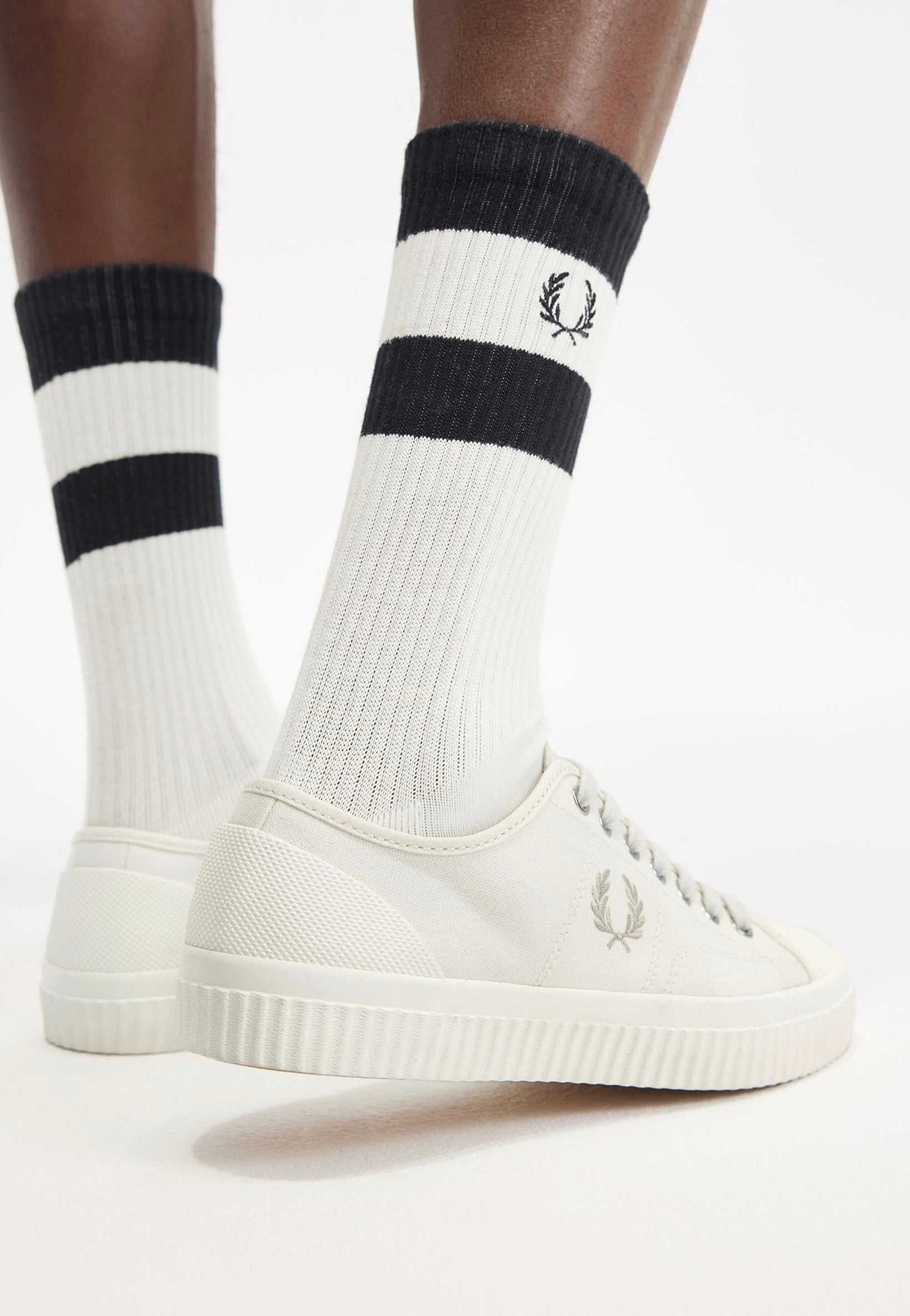 Fred Perry - Hughes Low Canvas Light Ecru/Oatmeal - Shoes | Neutral-Image