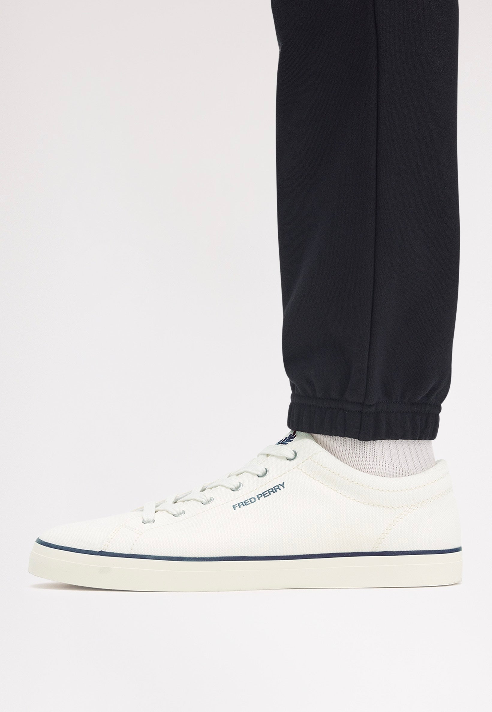 Fred Perry - Baseline Canvas Snow White - Shoes | Neutral-Image