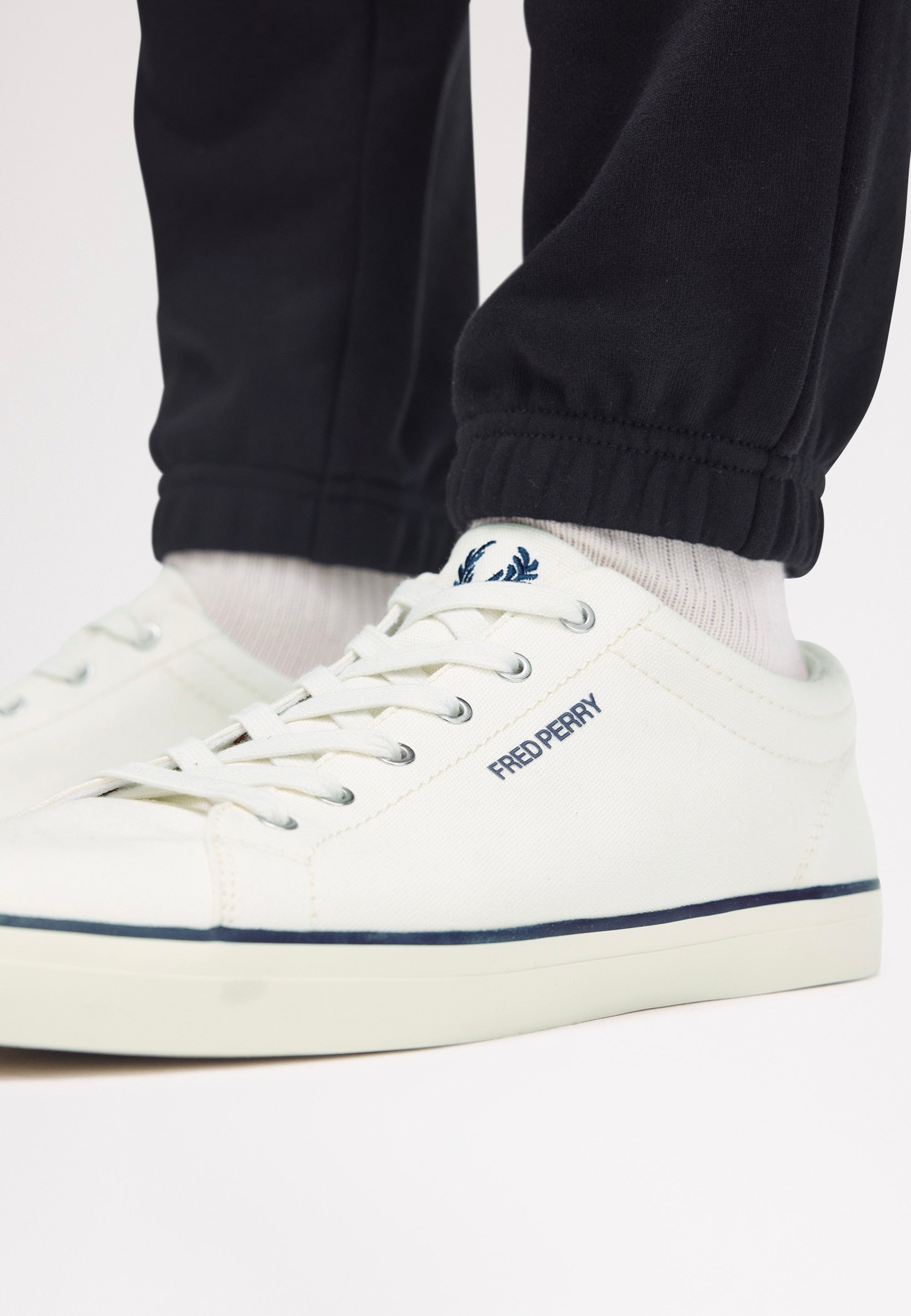 Fred Perry - Baseline Canvas Snow White - Shoes | Neutral-Image