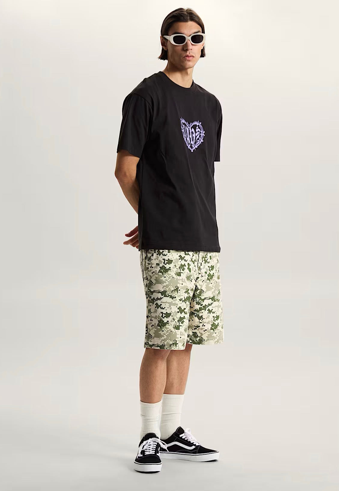 Vans - Barbed Heart Loose Black - T-Shirt | Men-Image