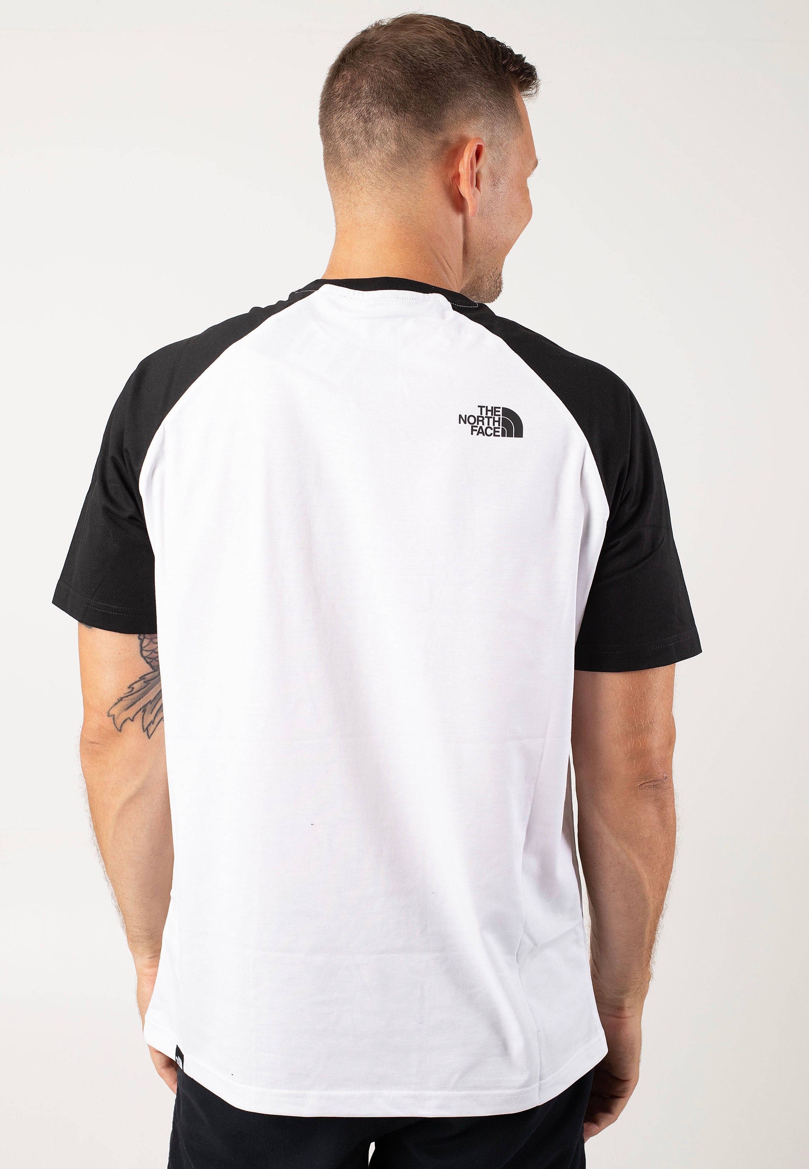 The North Face - Raglan Easy Tnf White - T-Shirt | Men-Image