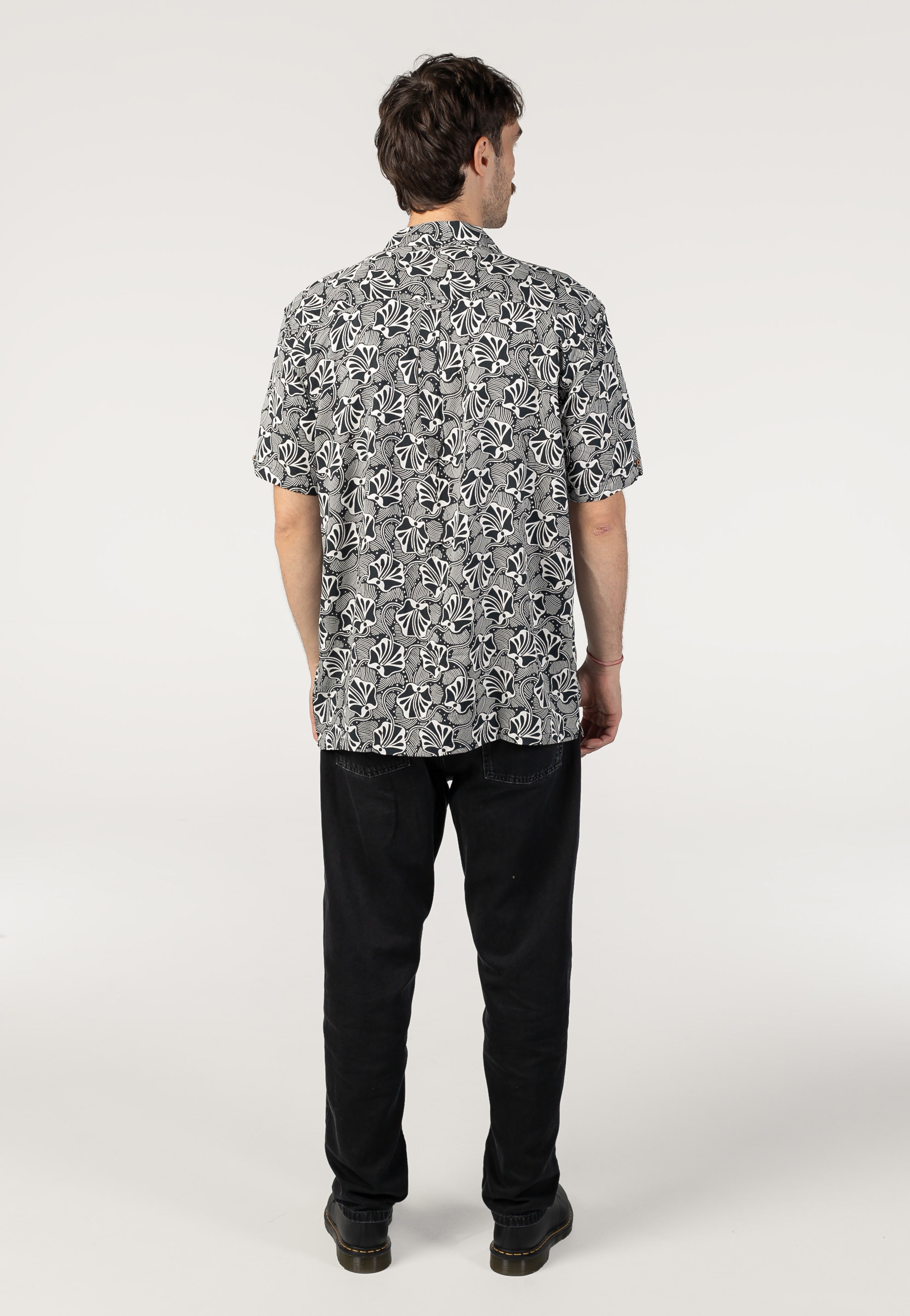 Ben Sherman - Linear Floral Print Black - Shirt | Men-Image